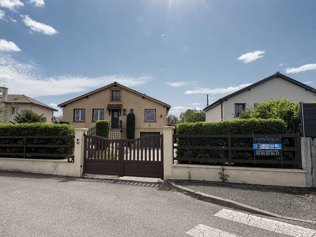 Centre village, belle maison de 160 m², terrain de 850 m² avec piscine Chaponost 69630