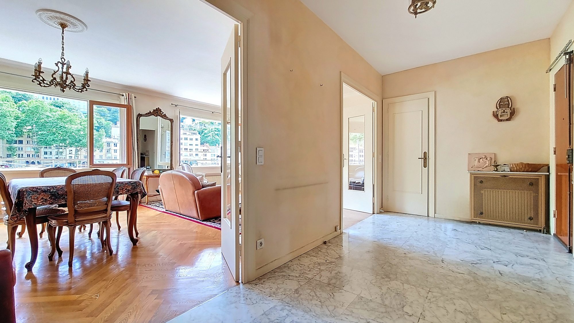 QUAI DE SAONE - T5 de 120 m² avec terrasse - garage Lyon 69001