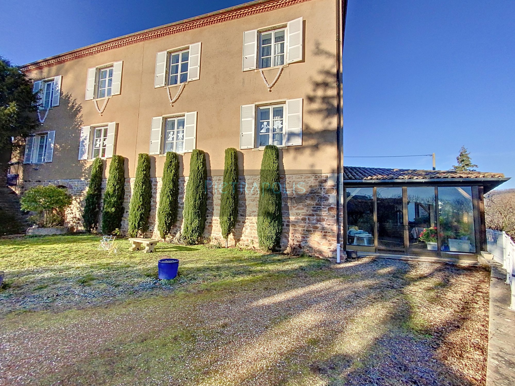 Propriété Familiale 270 m² Habitables avec cave voûtée  et potentiel à développer Au Coeur du Beaujolais Salles-Arbuissonnas-en-Beaujolais 69460