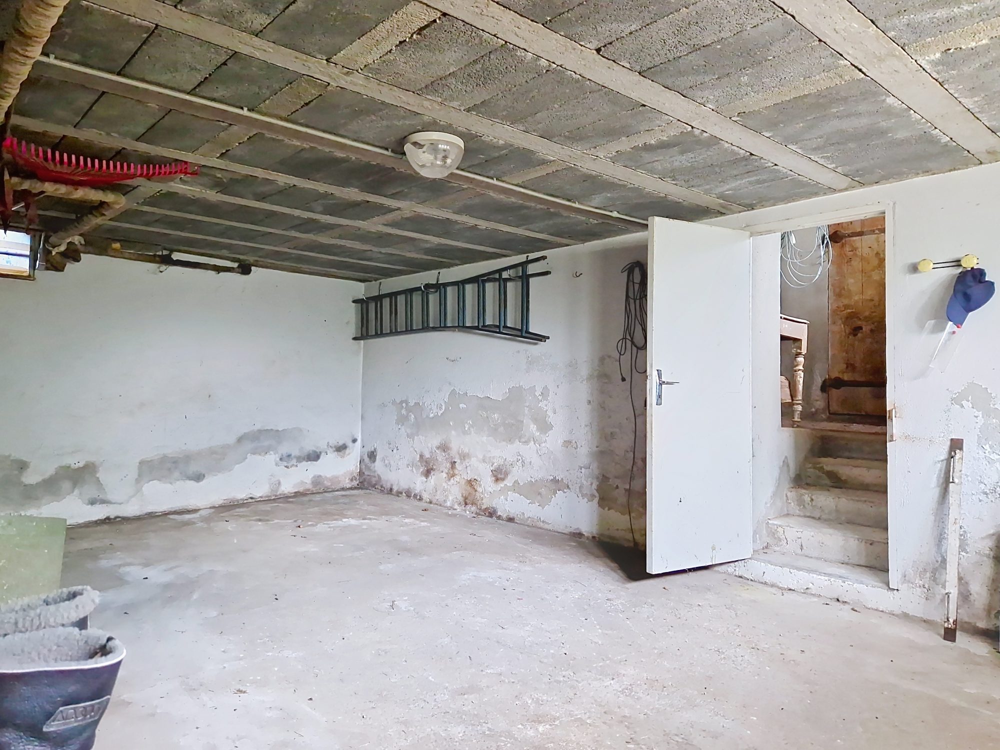 Maison en pierre – 4 chambres – 148 m² habitables – à réinventer selon vos envies Colombier-en-Brionnais 71800