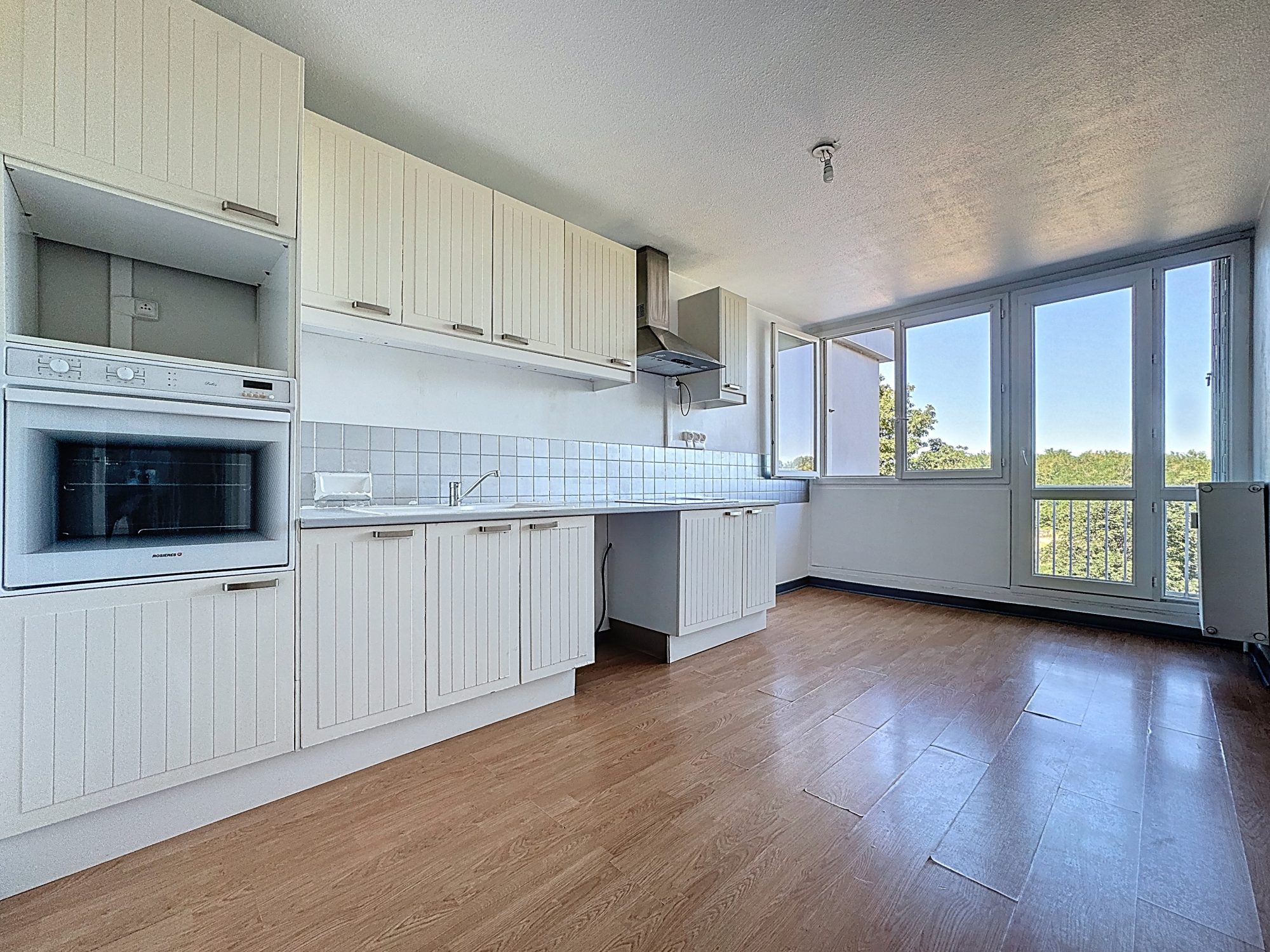 En Exclusivité, Appartement T3 de 80m2 en dernier étage + Cave + place de stationnement