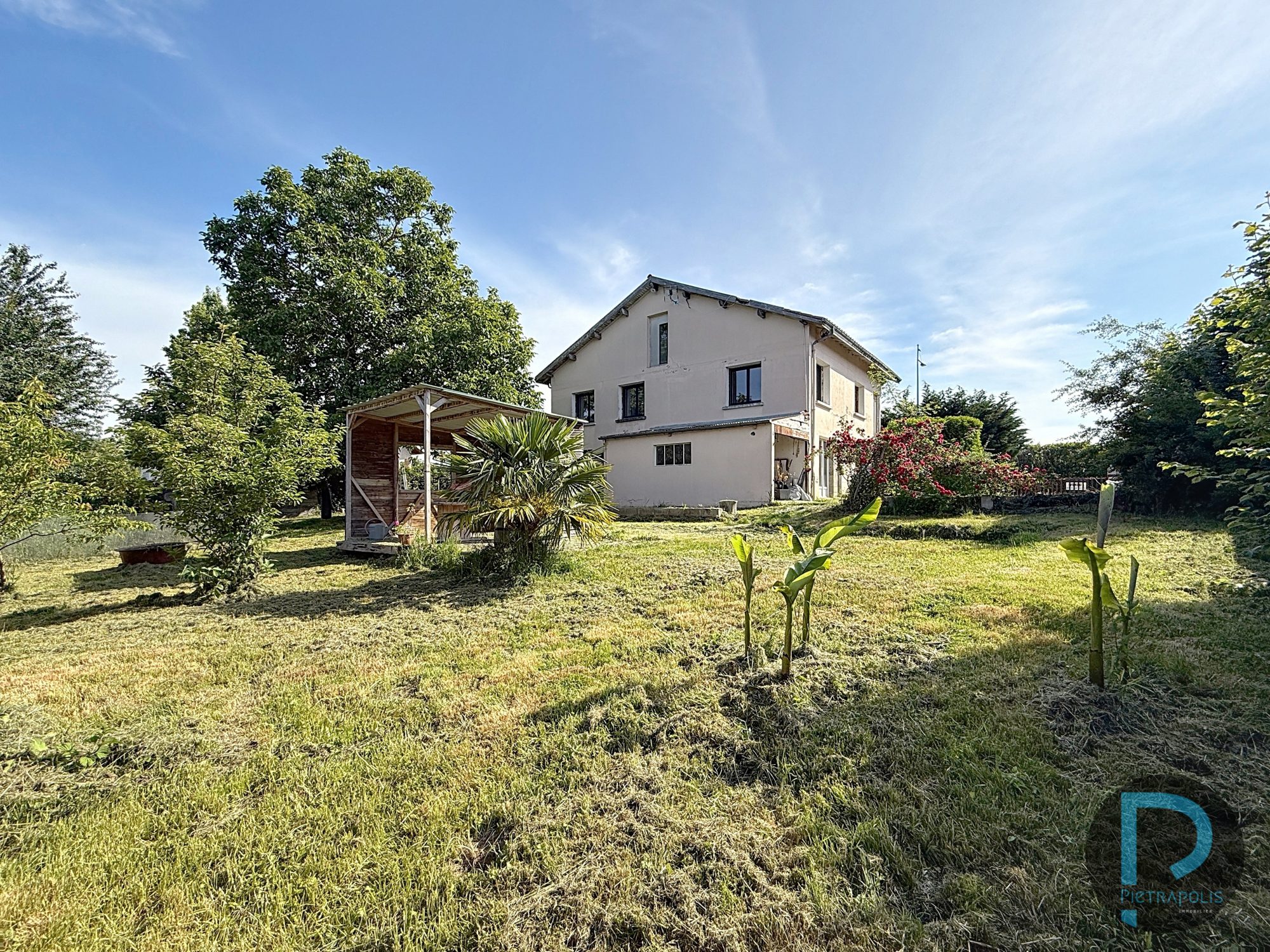 MAISON 4 CHAMBRES SUR SOUS-SOL COMPLET - PARCELLE DE 1100 m2 Châtillon-sur-Chalaronne 01400