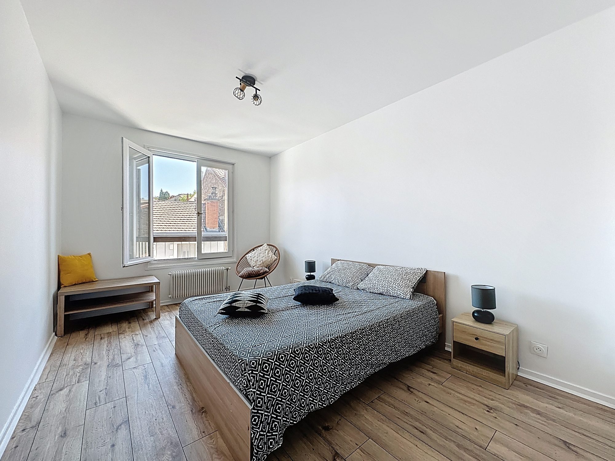 T2 meublé en excellent état - Dernier étage - Centre-ville du Puy-en-Velay – 95 000 € Le Puy-en-Velay 43000