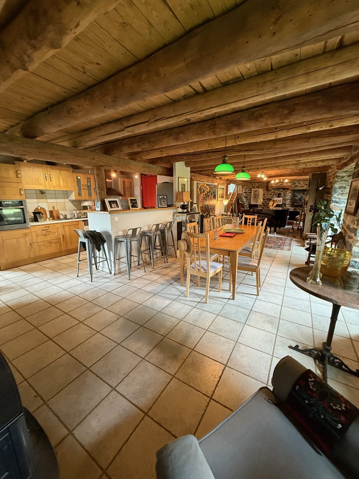 SEULEMENT CHEZ GTI ! Magnifique maison en pierres ! Saint-hostien 43260