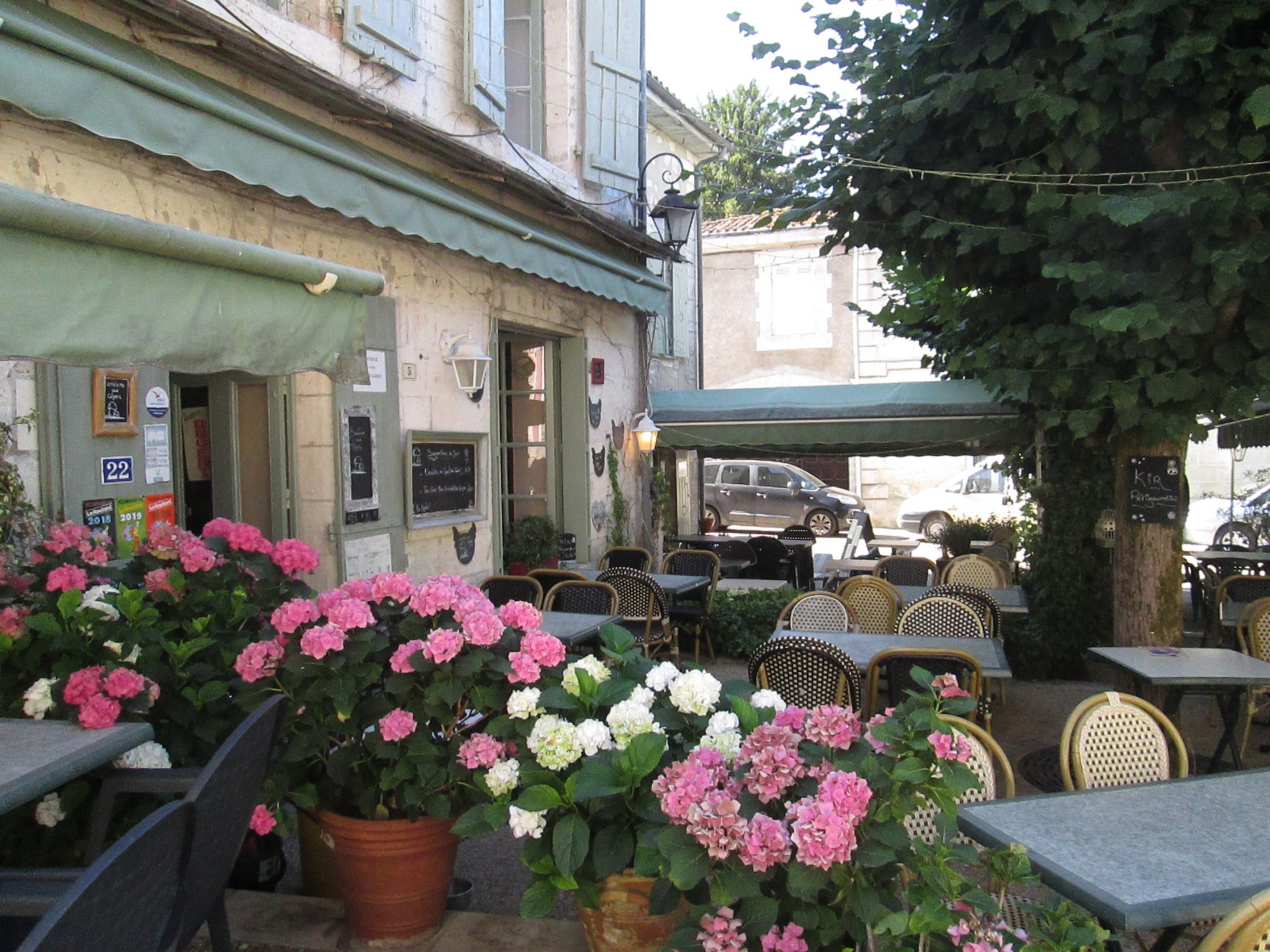 ENSEMBLE IMMOBILIER COMMERCIAL