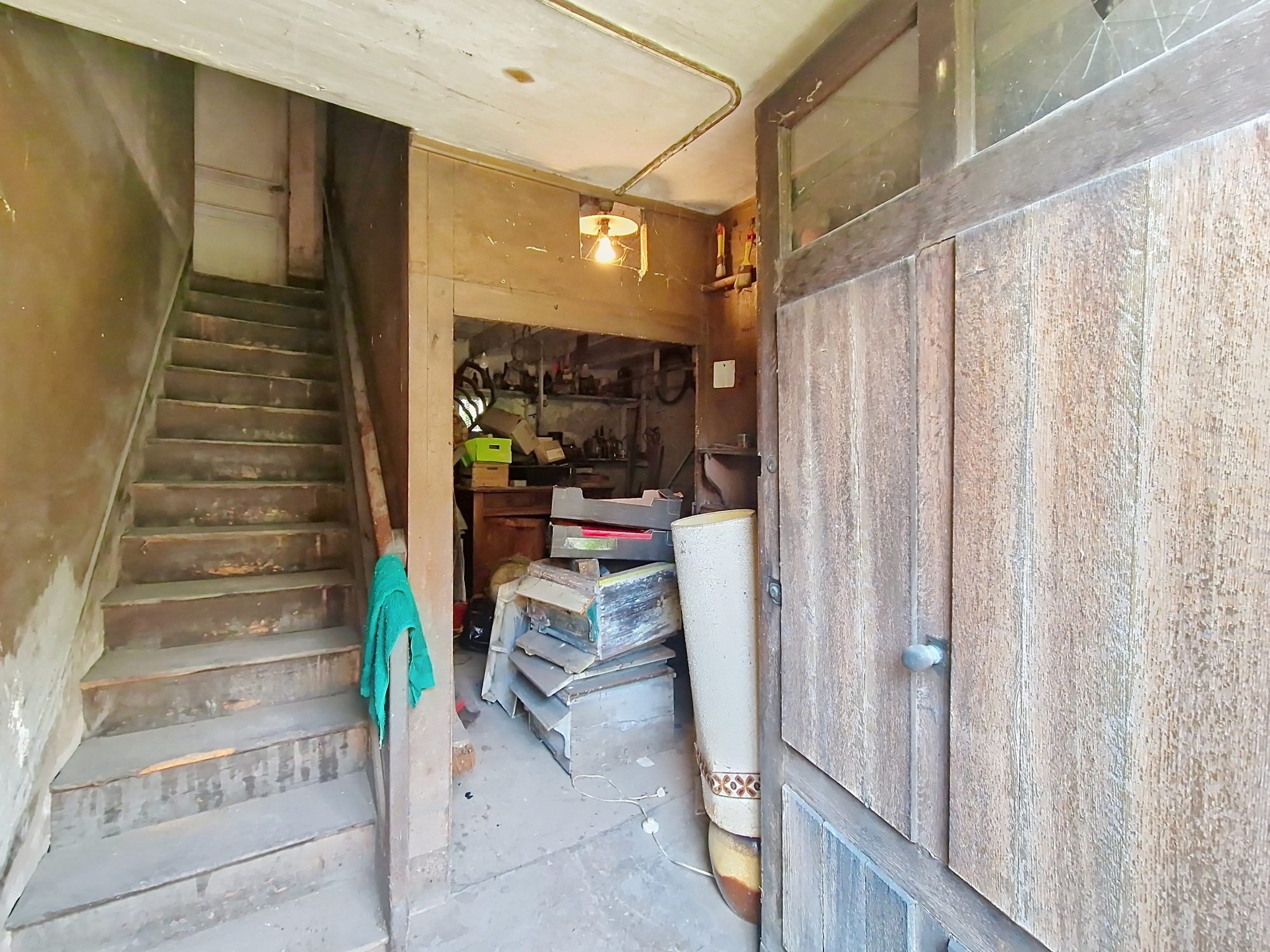 2 MAISONS environ 75m² ET 57m² + combles, caves, garage Vindry-sur-Turdine 69490