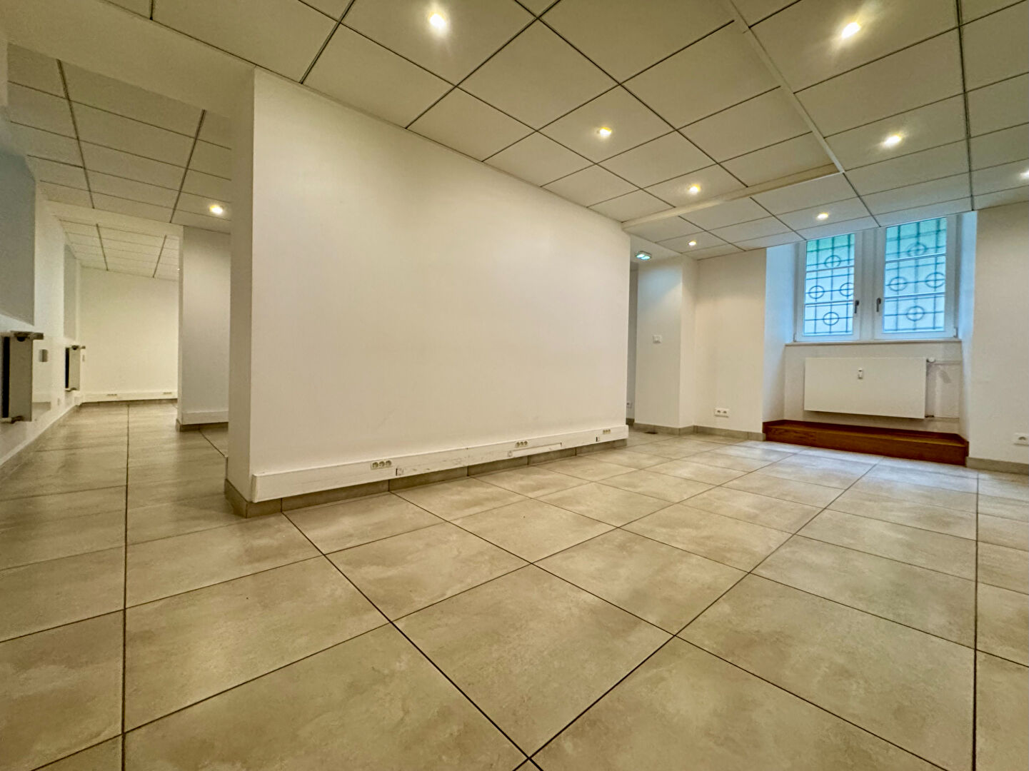 Locaux professionnels - 92,11 m² STRASBOURG 67000