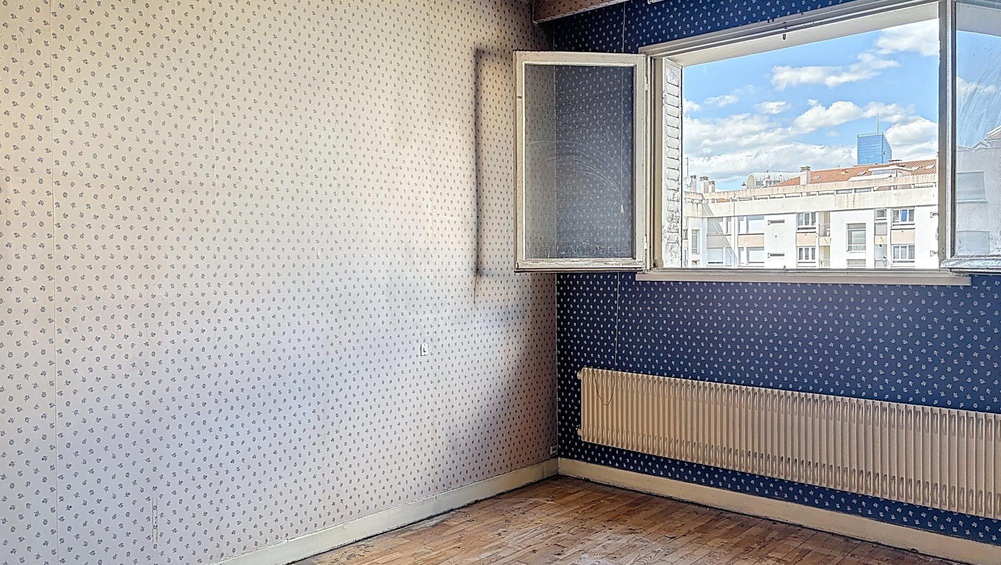 T3 possible T4 à rénover métro Garibaldi - ligne D Lyon 69003