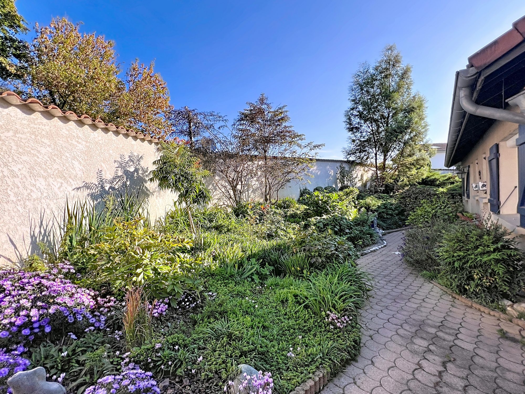 Genay- Maison de plain-pied - 88m² - Au calme - 529m2 de terrain