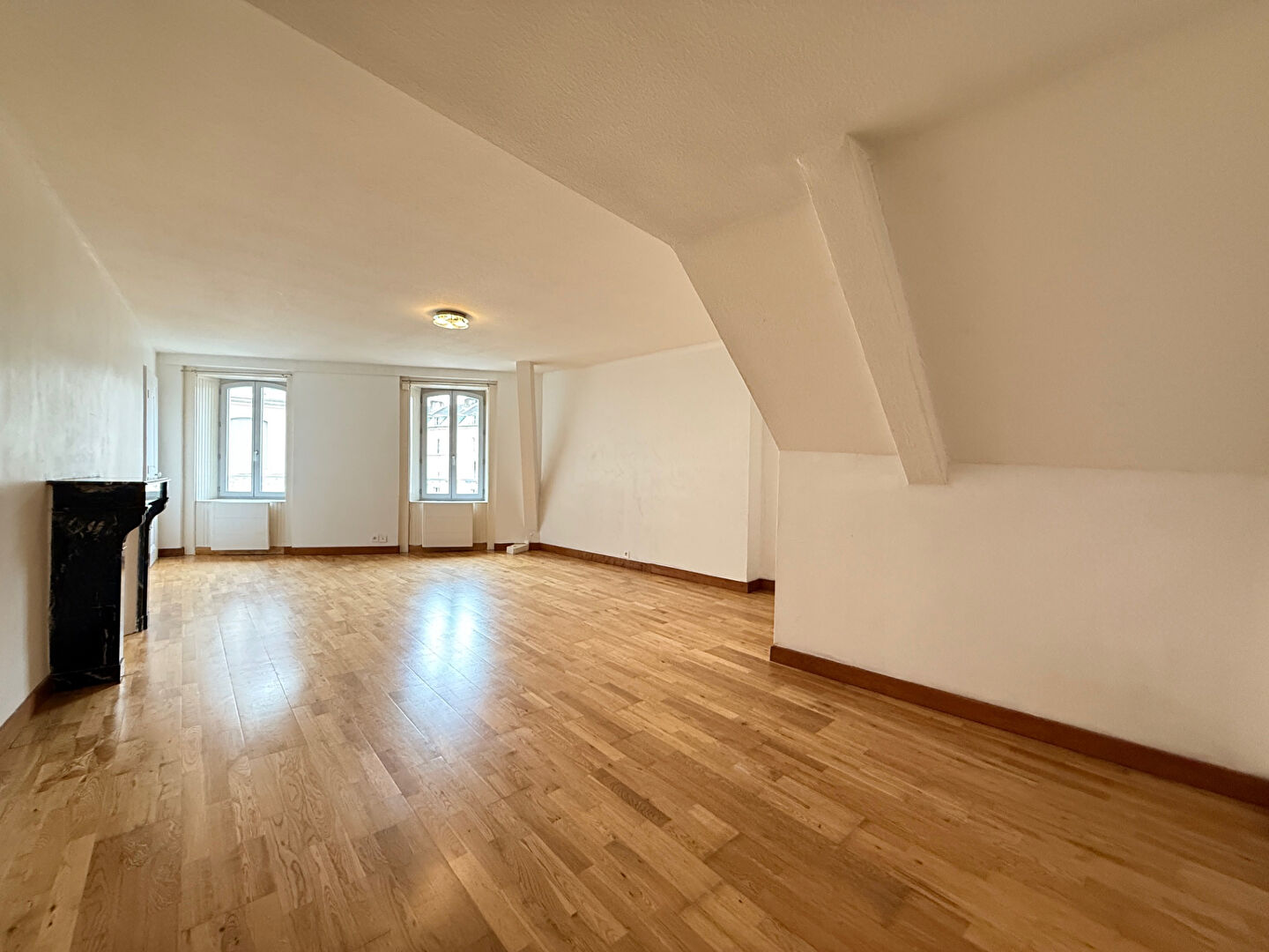 Appartement Lons-Le-Saunier 2 pièces / 1 chambre / 70 m²