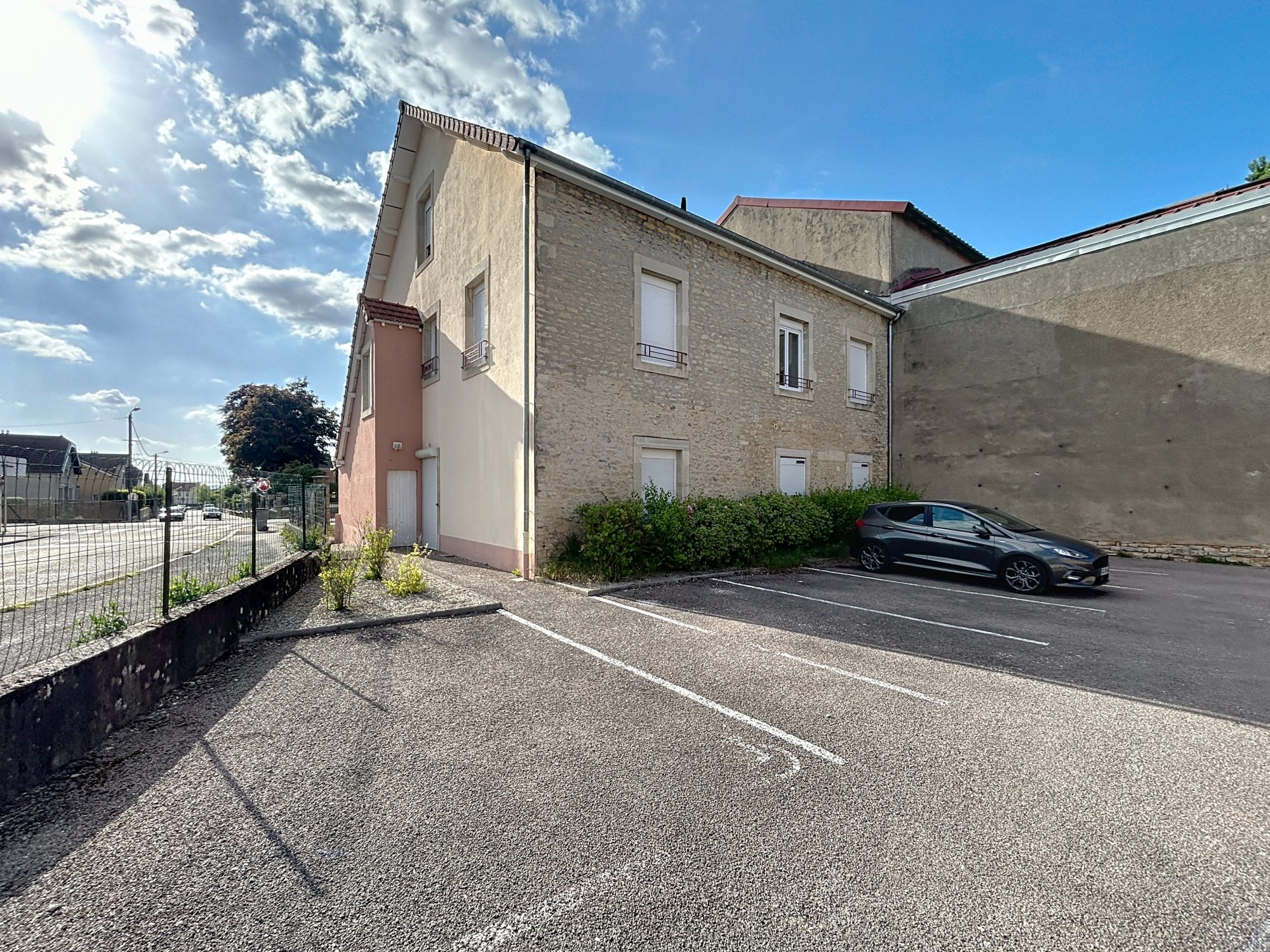 Ensemble immobilier proche centre + 350m2