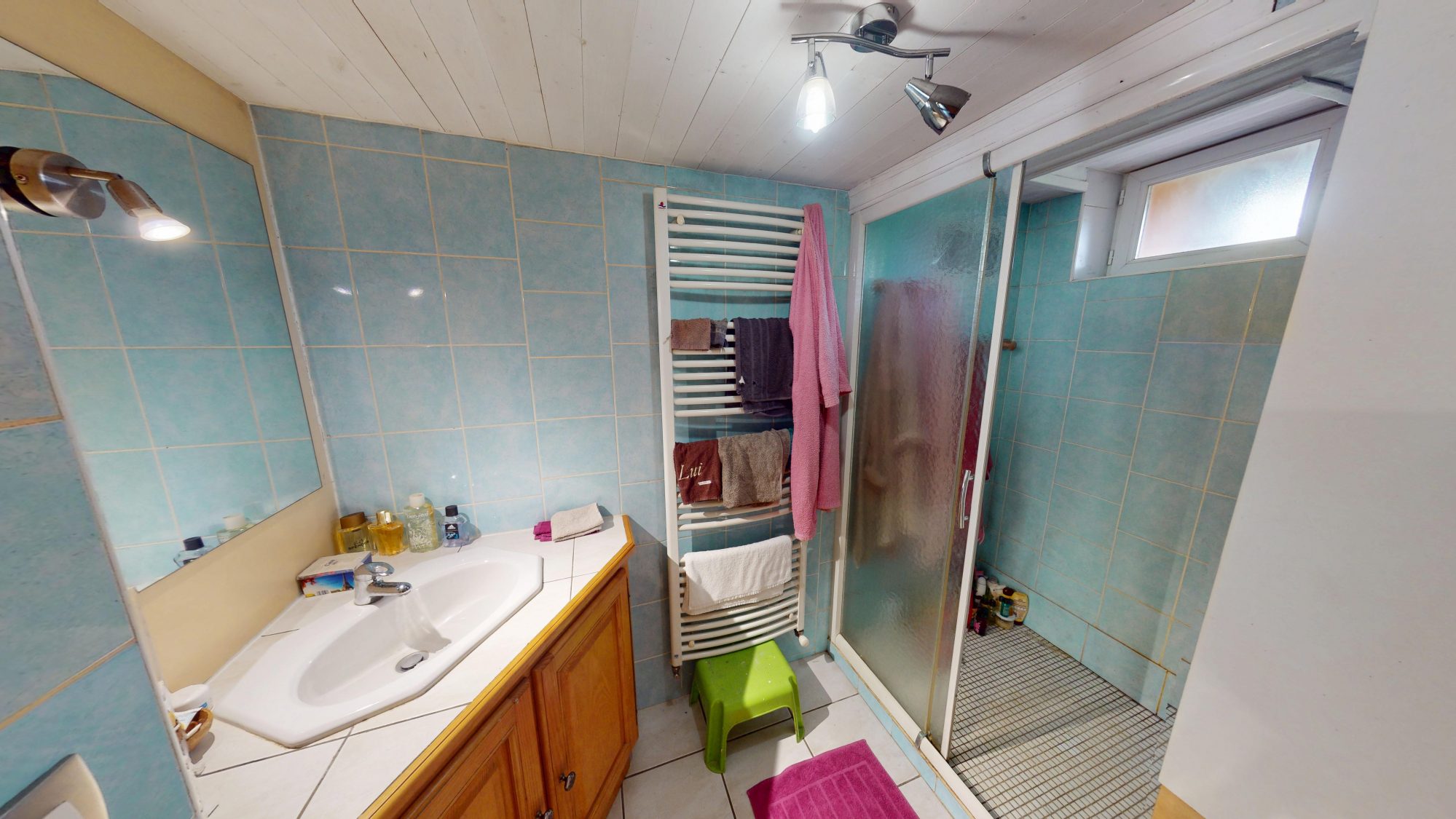 Ferme en pierres rénovée sur terrain attenant Sauvessanges 63840