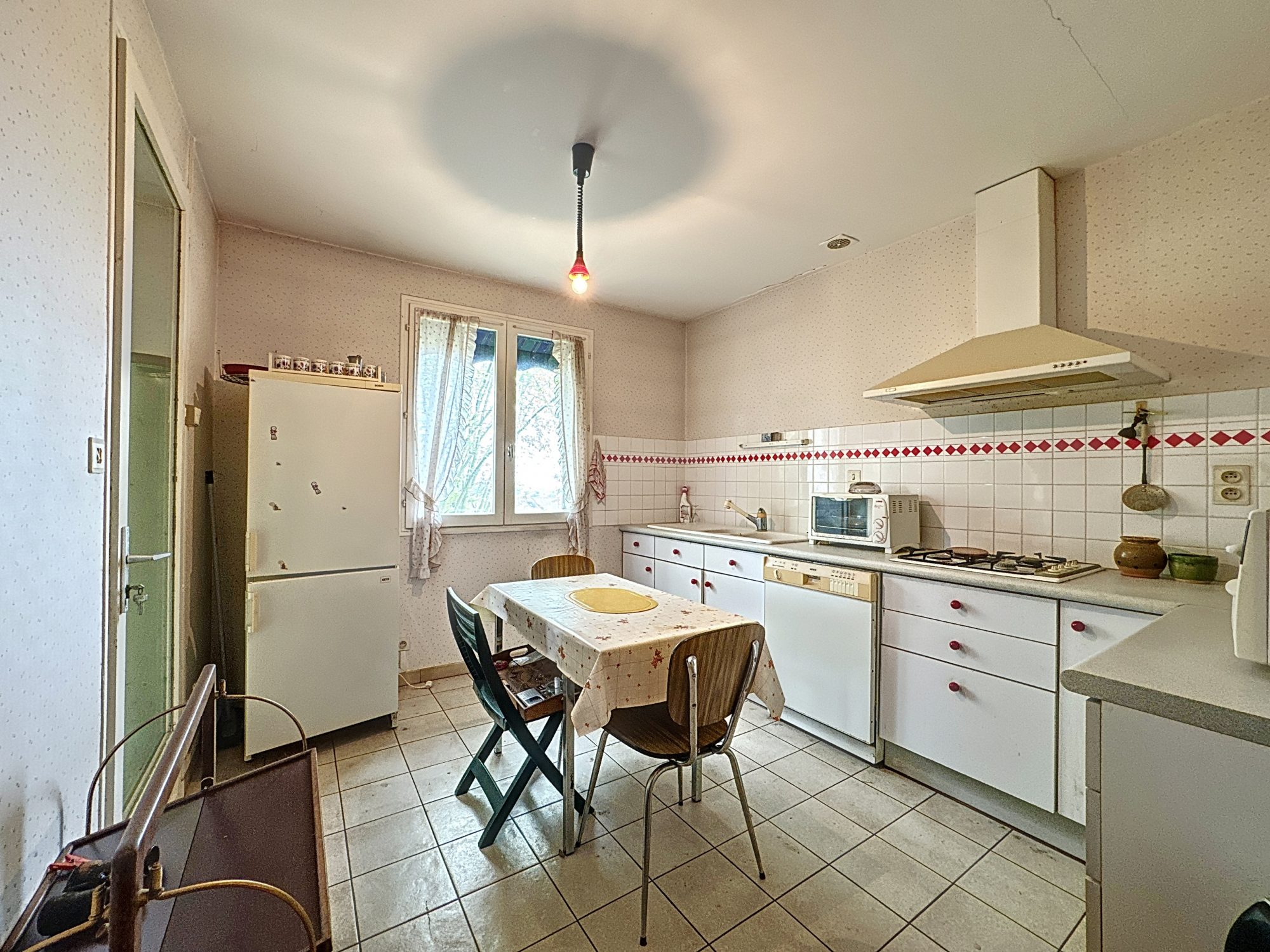 MAISON DE 140 M² AVEC PLUS DE 2300 M² DE TERRAIN Pont-de-Veyle 01290