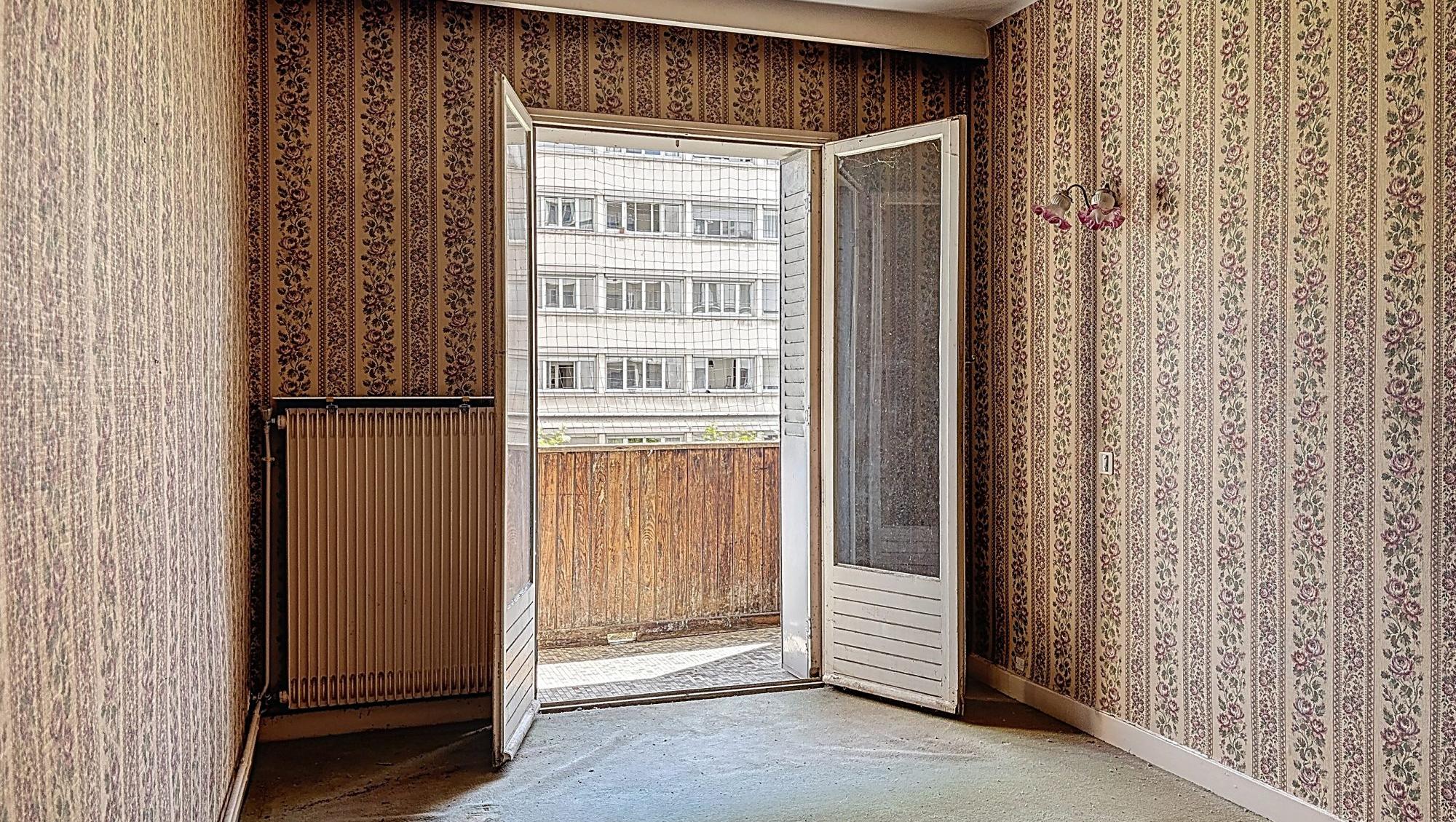 T3 possible T4 à rénover métro Garibaldi - ligne D Lyon 69003