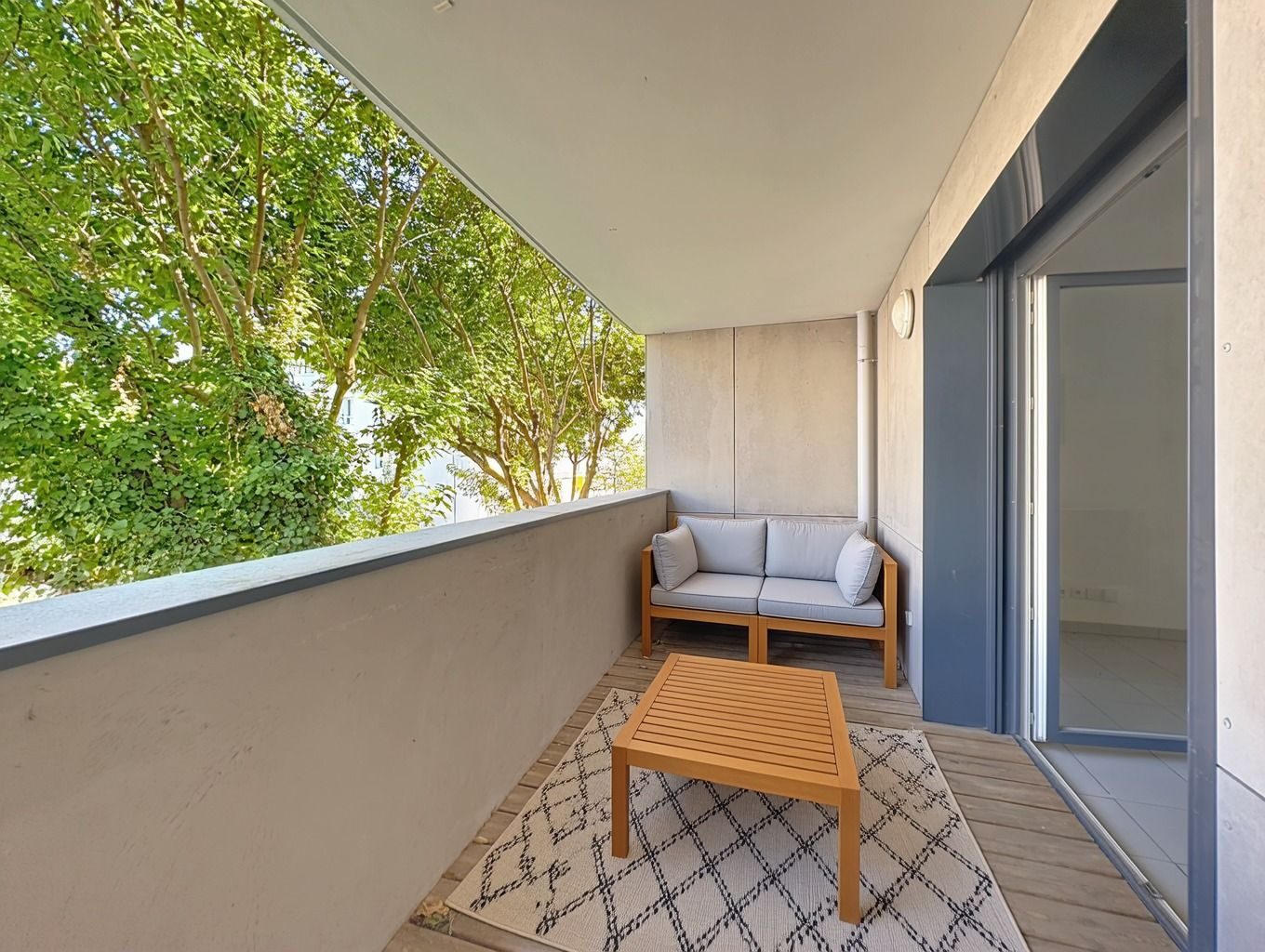 Vénissieux Centre - T3 de 64 m². 2 chambres. Loggia. Garage fermé possible.