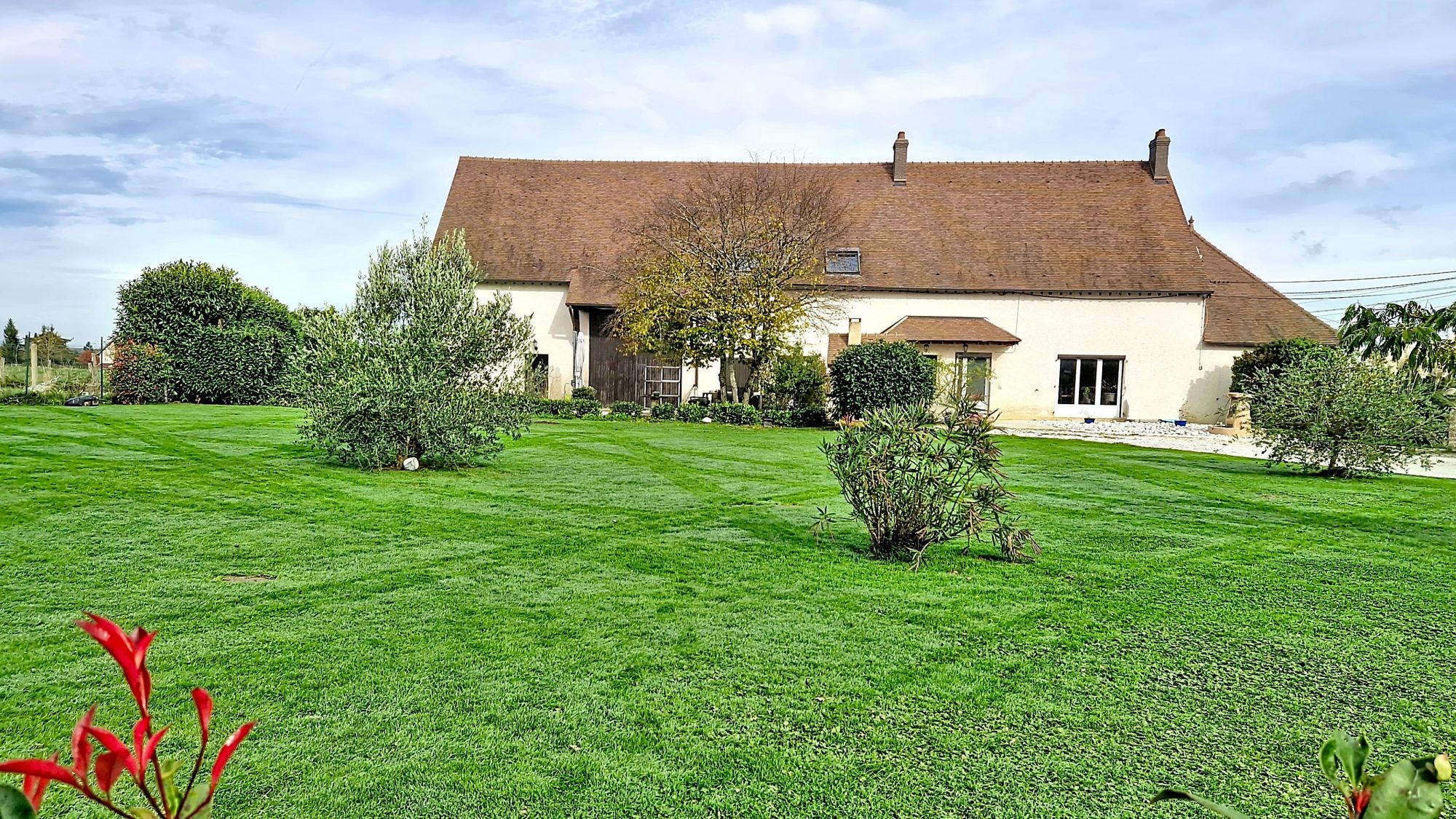 CHALON SUD - Belle longère 9 pièce avec piscine