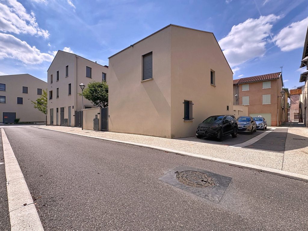 Maison de 2020 au centre ville de 110m2 - 4 chambres avec Garage et stationnement. Saint Symphorien d'Ozon 69360