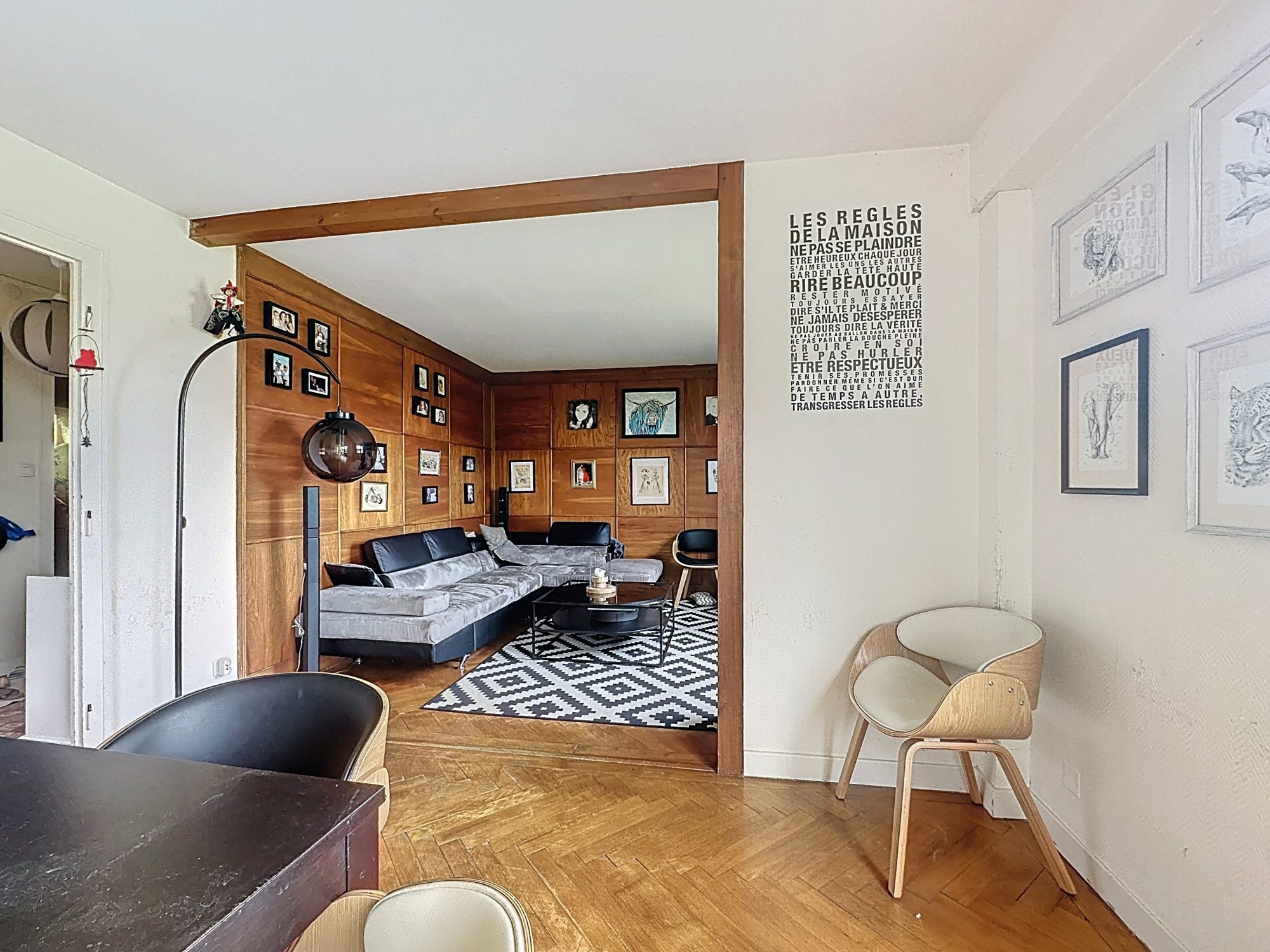 Maison sur terrain constructible, située à Divonne Divonne-les-Bains 01220