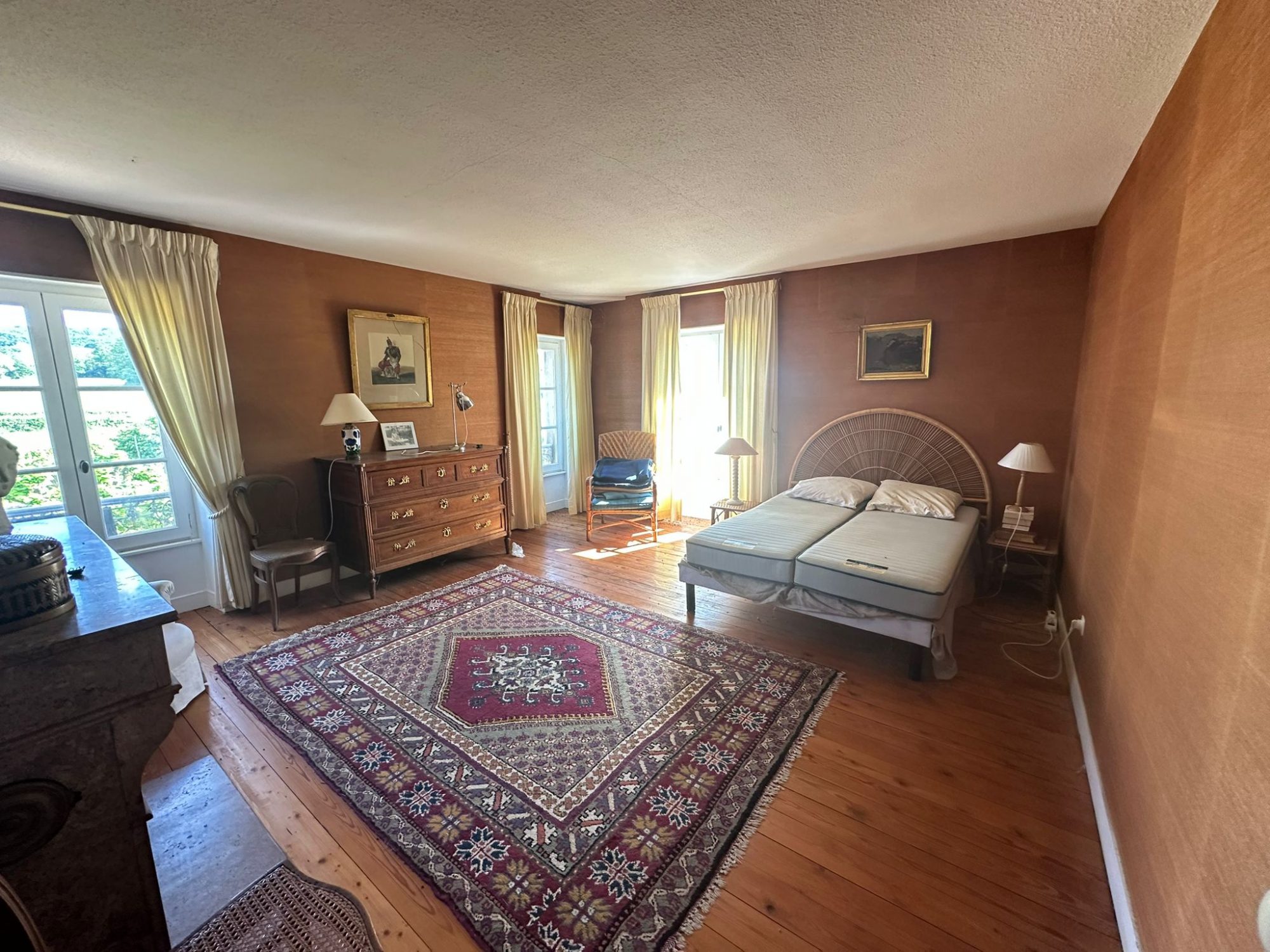 VASTE DOMAINE PROCHE DE MERCUREY Mercurey 71640