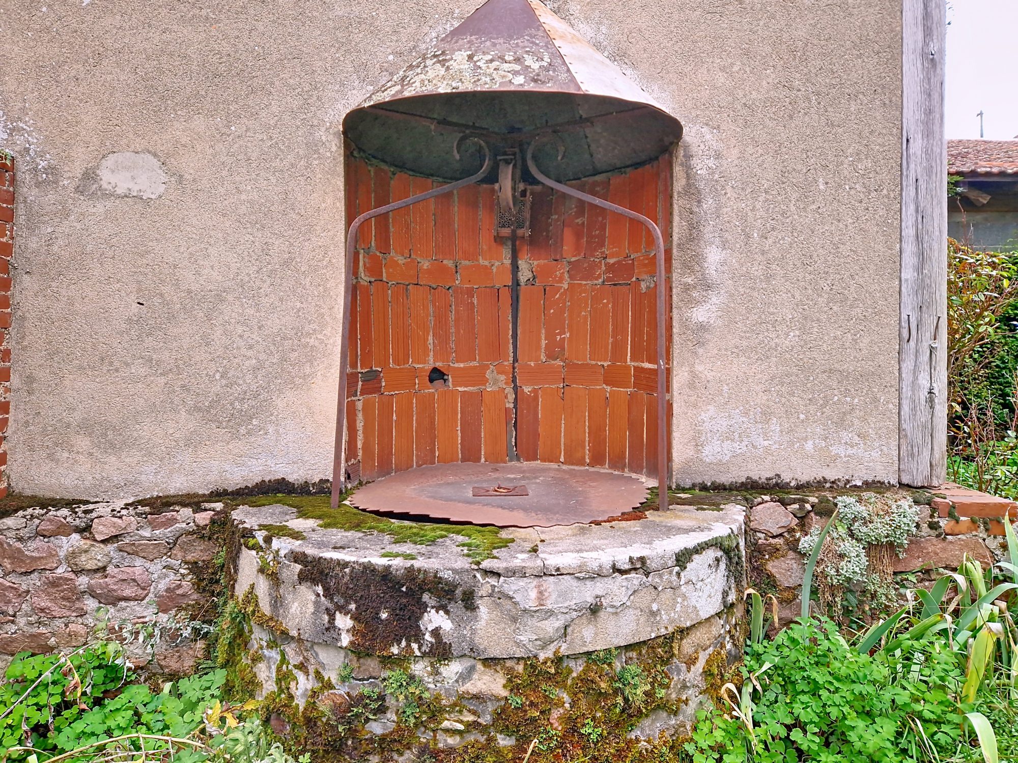 Au centre de la Clayette,  avec jardin et garage La Clayette 71800