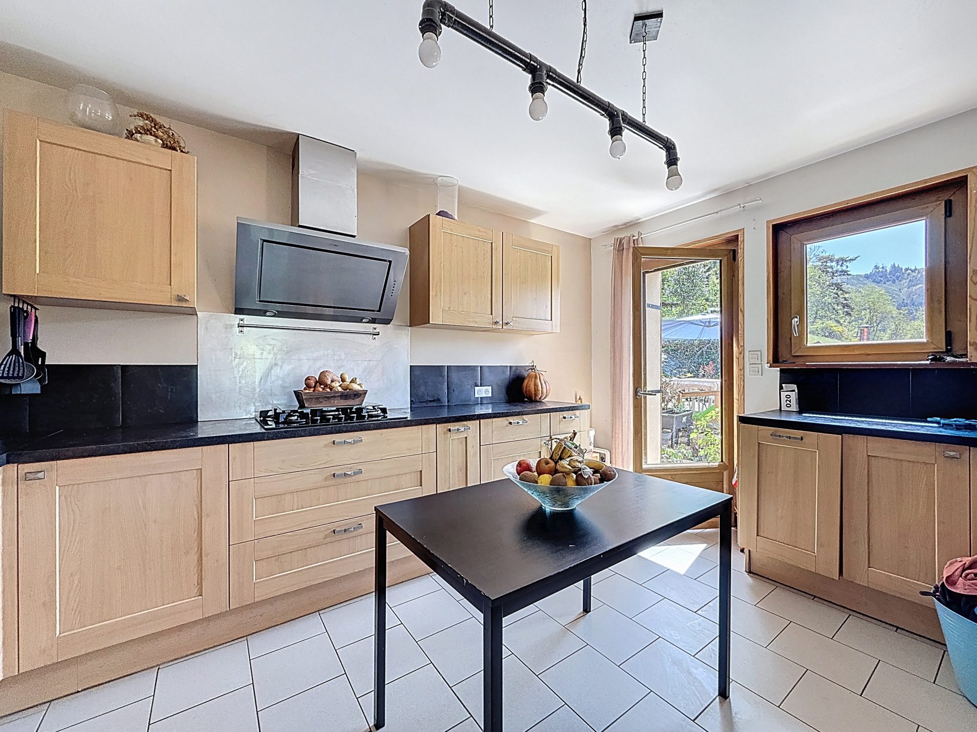 Maison à joux renovée 3/4 Chambres Tarare 69170