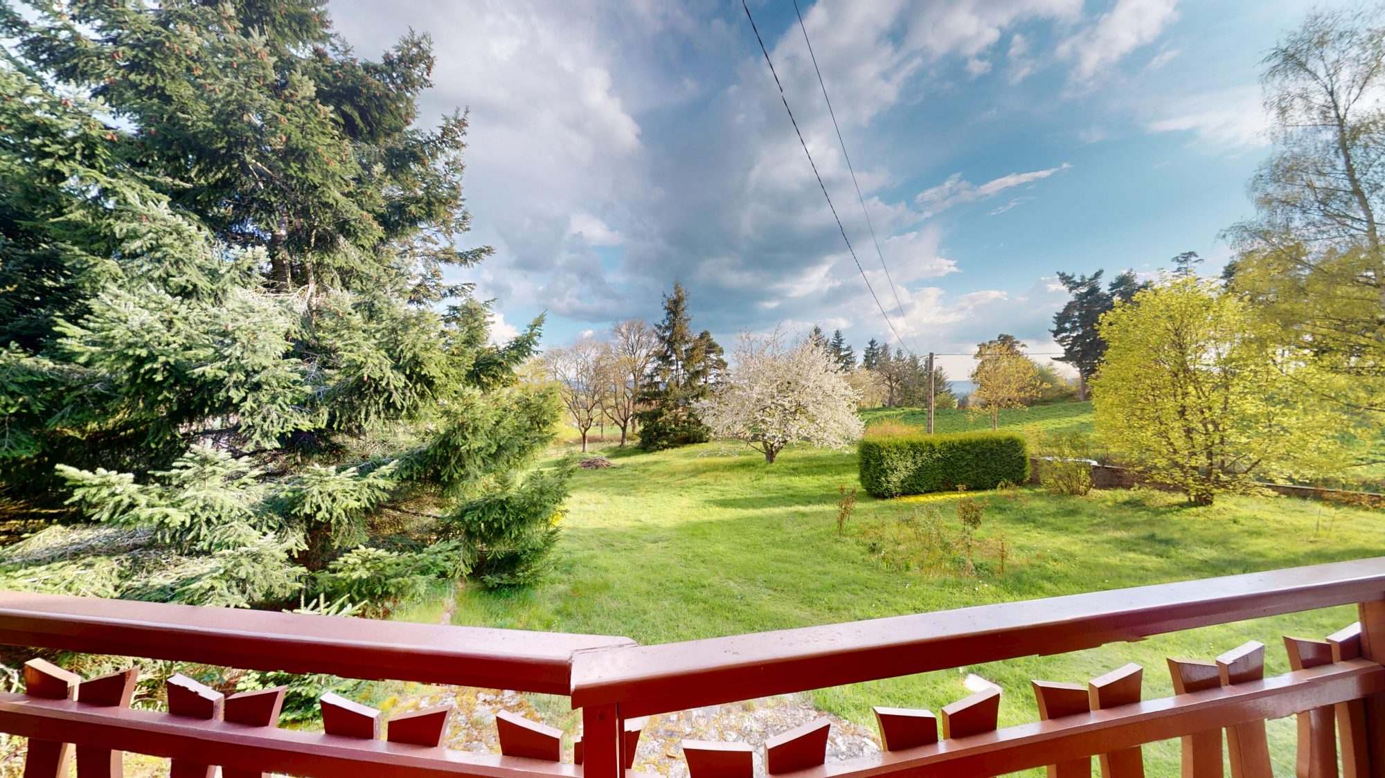 CHALET ET DEPENDANCES Saint-Pal-de-Chalencon 43500