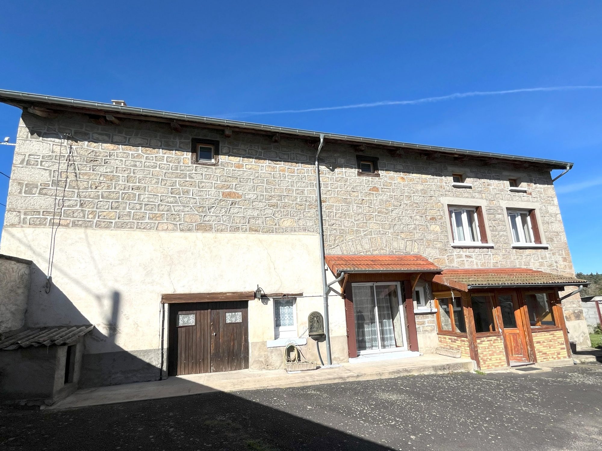 Maison ancienne avec dépendances