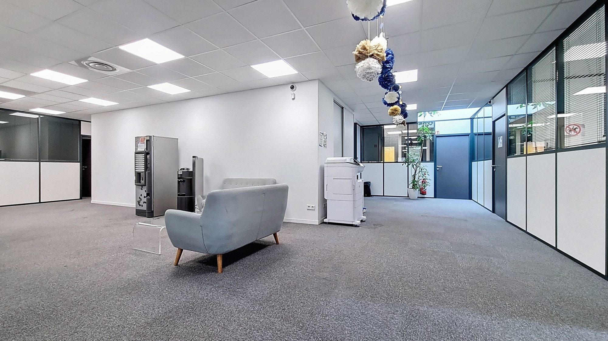 Local professionnel 399m² - Vénissieux Vénissieux 69200