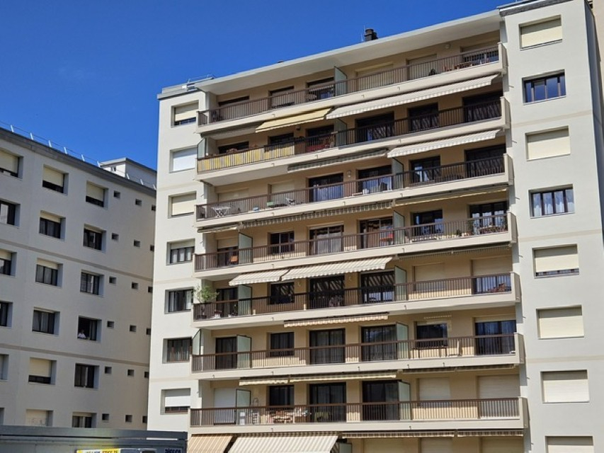 VENTE d'un appartement de 3 pièces (76 m²) à ALBERTVILLE CAVE PARKING ALBERTVILLE 73200