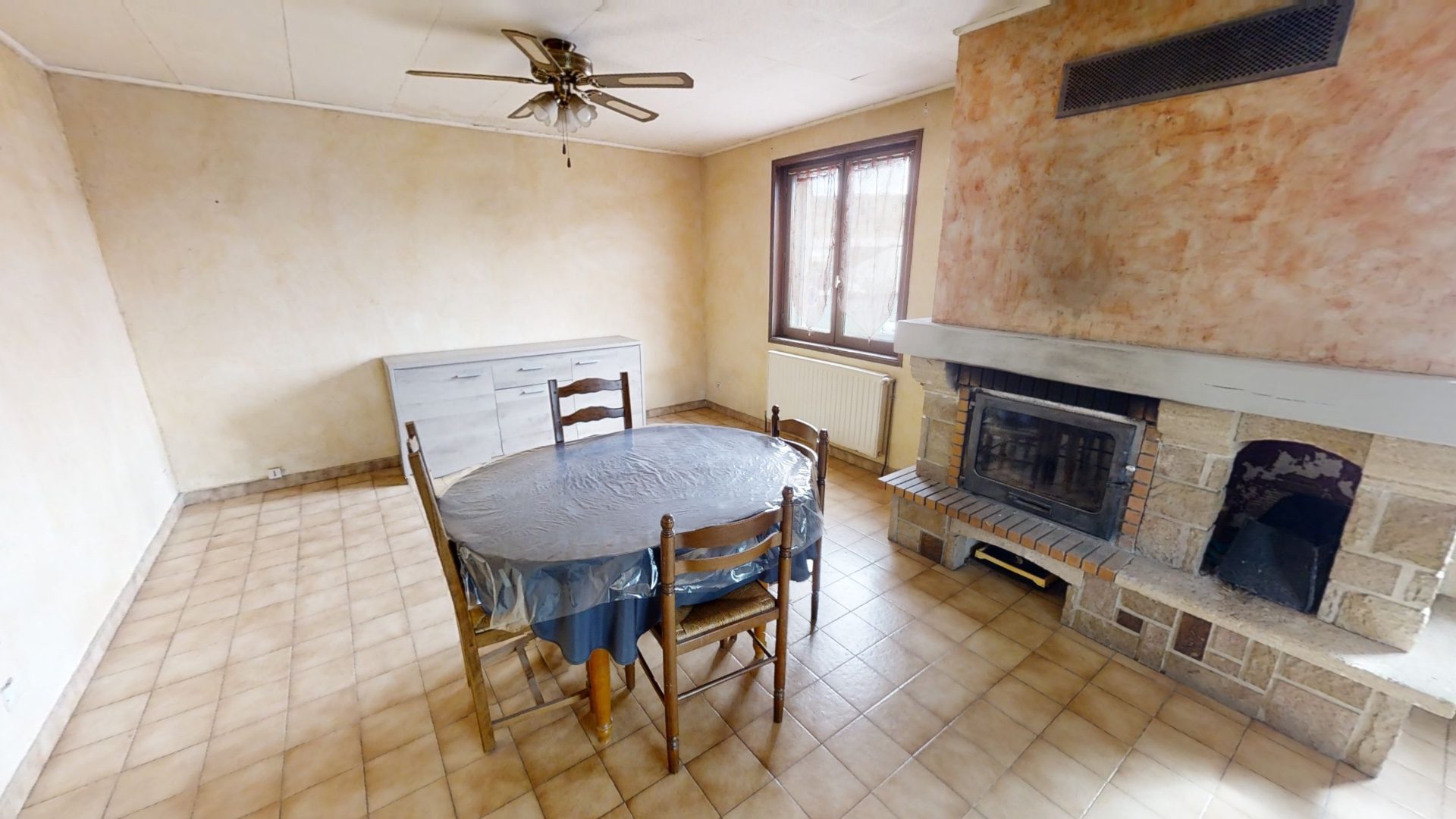 Maison avec local commercial et dépendances Mazeyrat-d'allier 43300