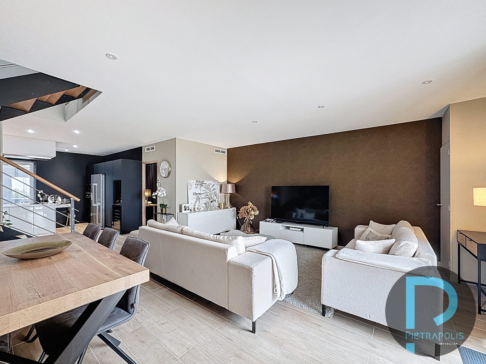 Appartement en duplex - 3 chambres avec mezzanine dont suite parentale - 2 terrasses - 2 places de parkings