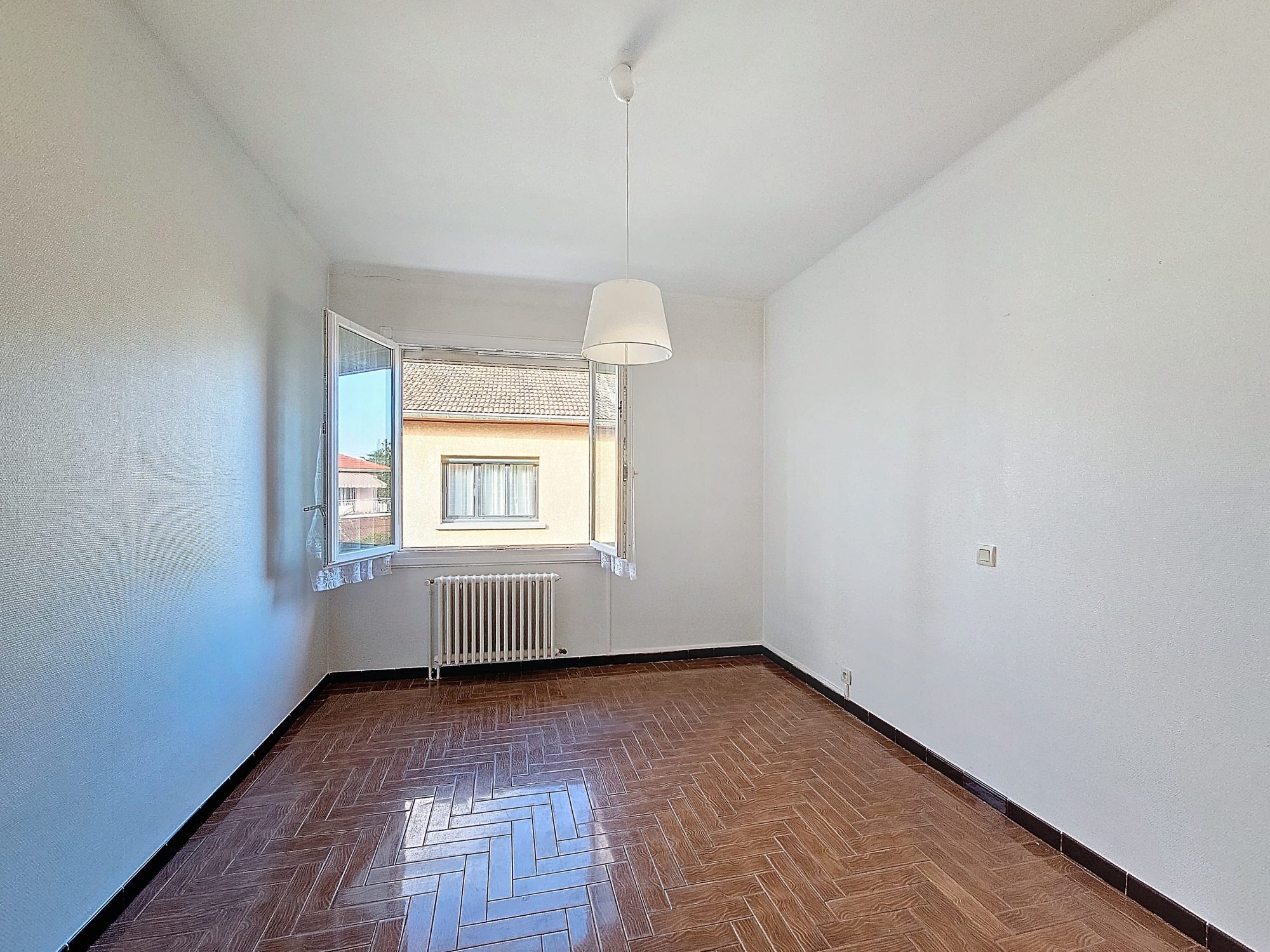 Maison de 195 m² sur un terrain de 800 m² Saint-Pierre-de-Chandieu 69780