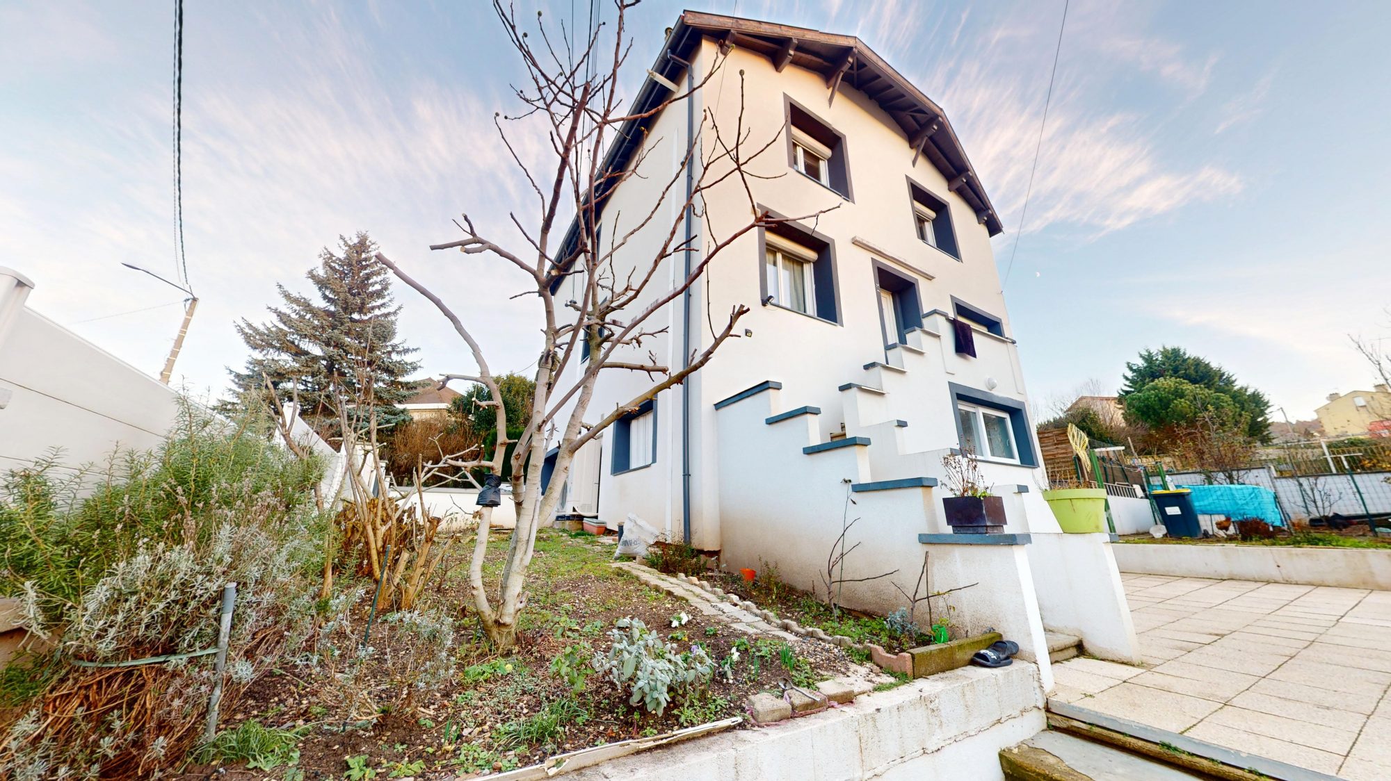 Maison - 8 pièces - 221 m² - La Ricamarie (42150)