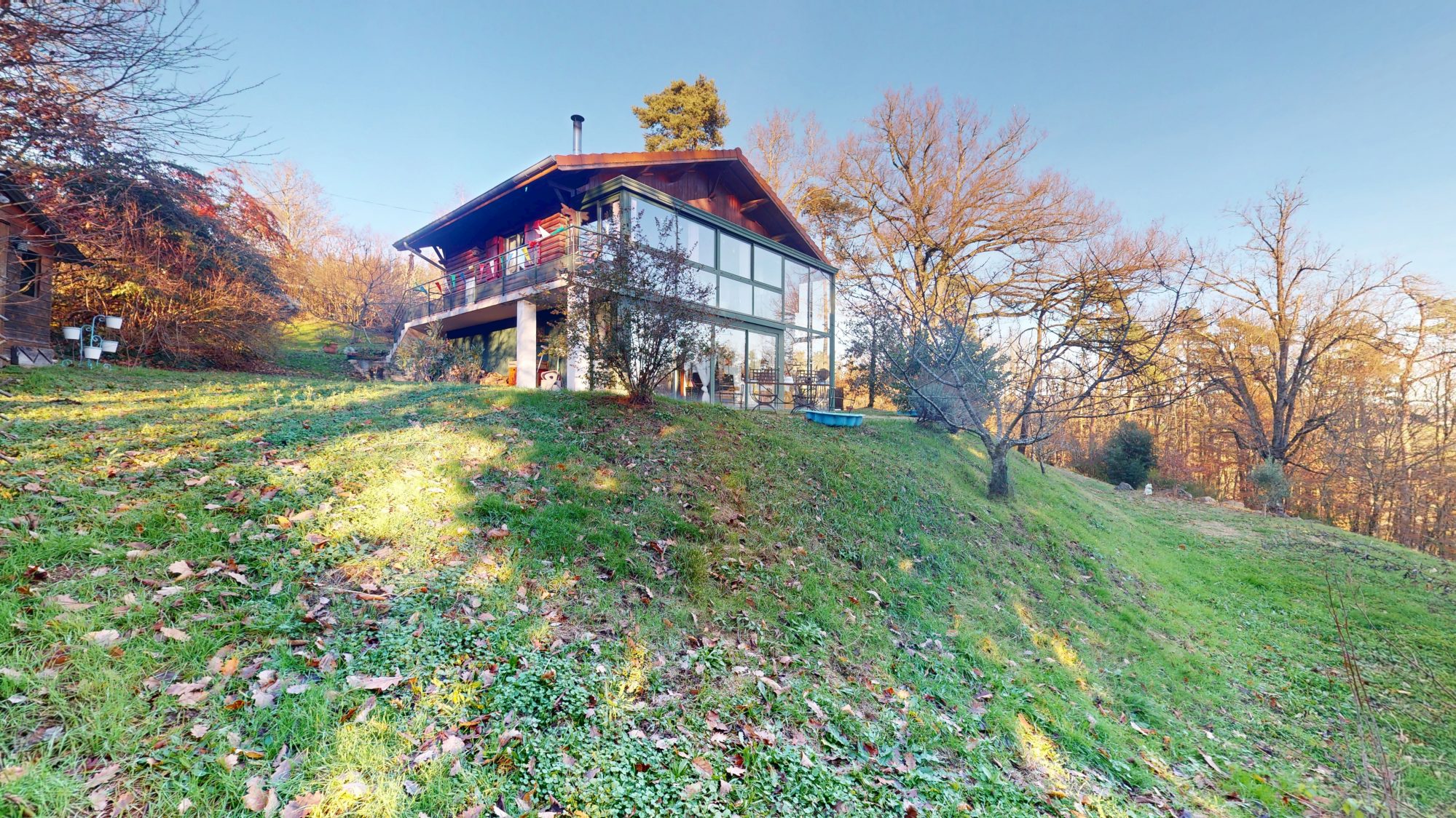 chalet en pleine nature avec vue dégagée
