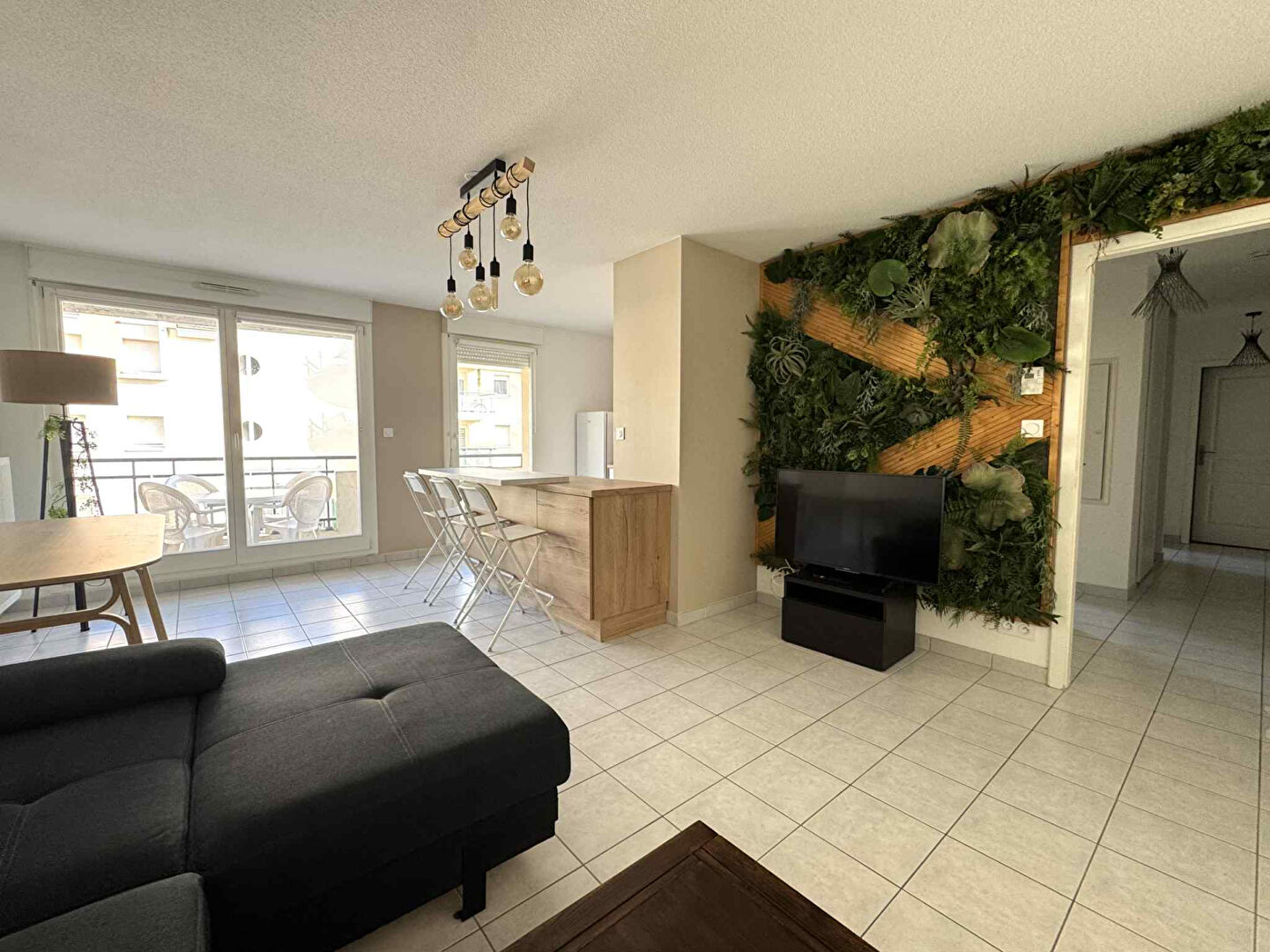 APPARTEMENT AVEC TERRASSE ET GARAGE