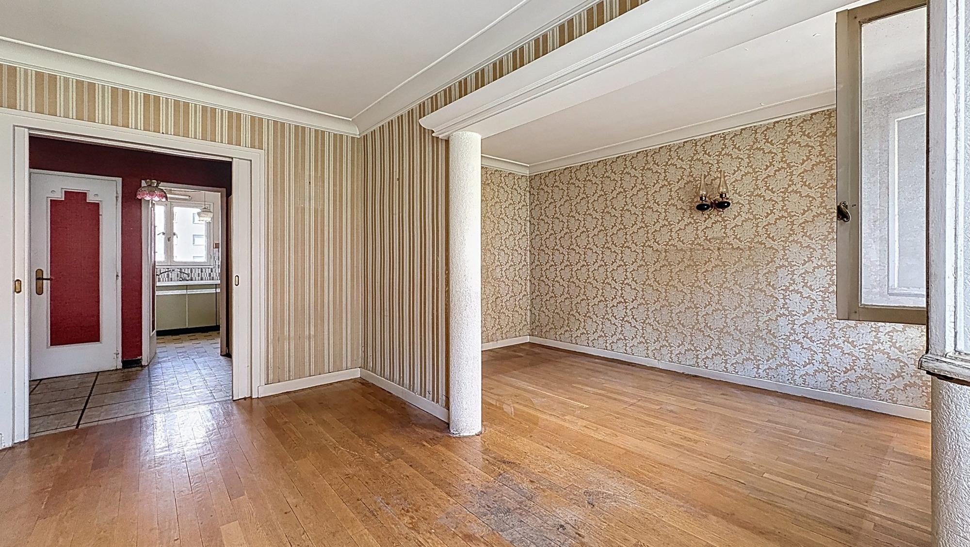 T3 possible T4 à rénover métro Garibaldi - ligne D Lyon 69003