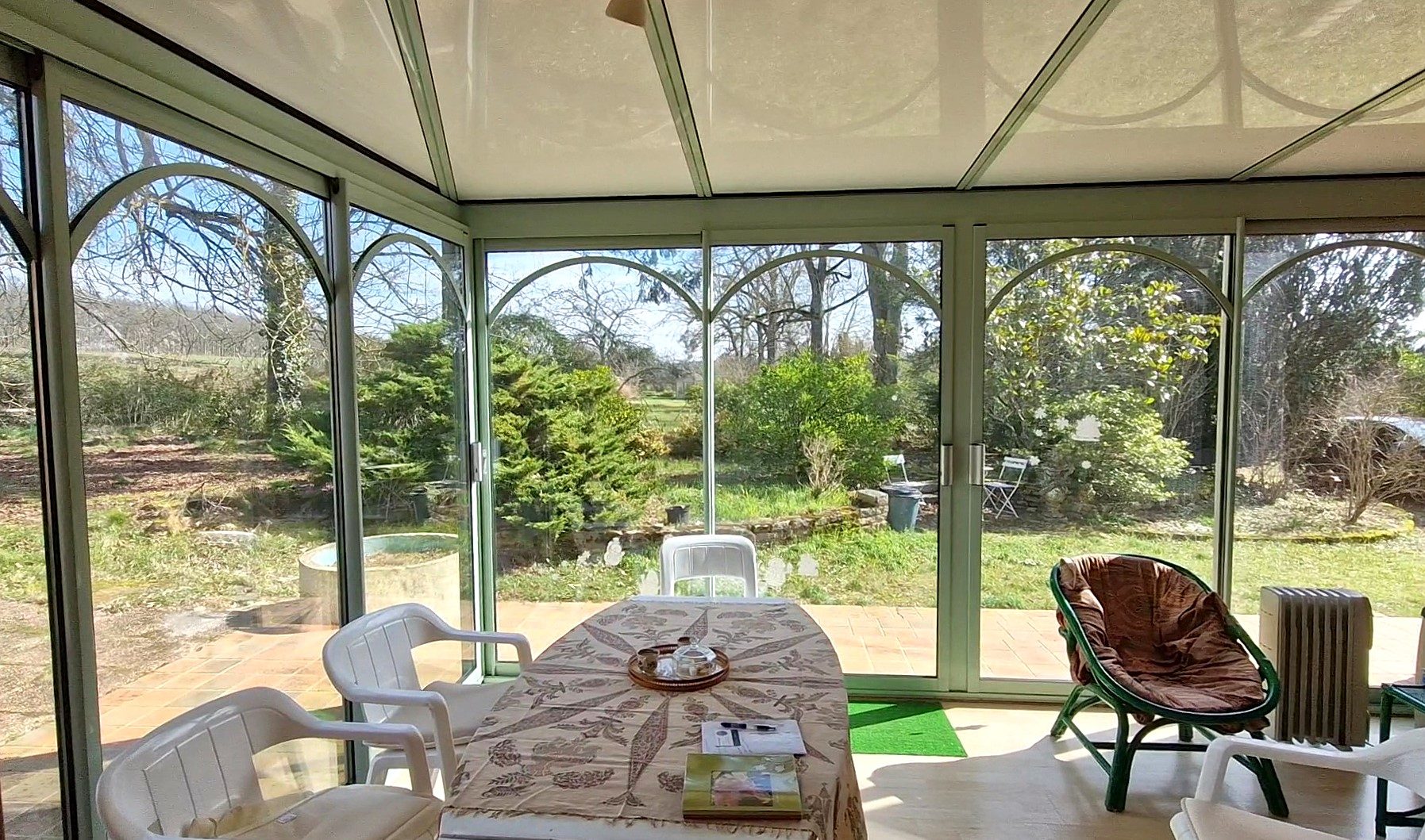 Proche de Buxy : maison de caractère avec parc. Buxy 71390