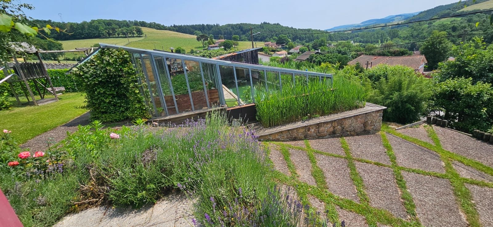 MAISON AVEC TERRAIN, PISCINE et DEPENDANCES Amplepuis 69550