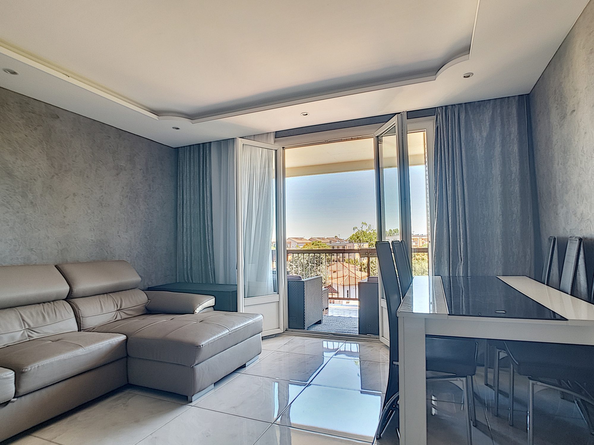 T3 de 70m² lumineux traversant avec balcon et parking
