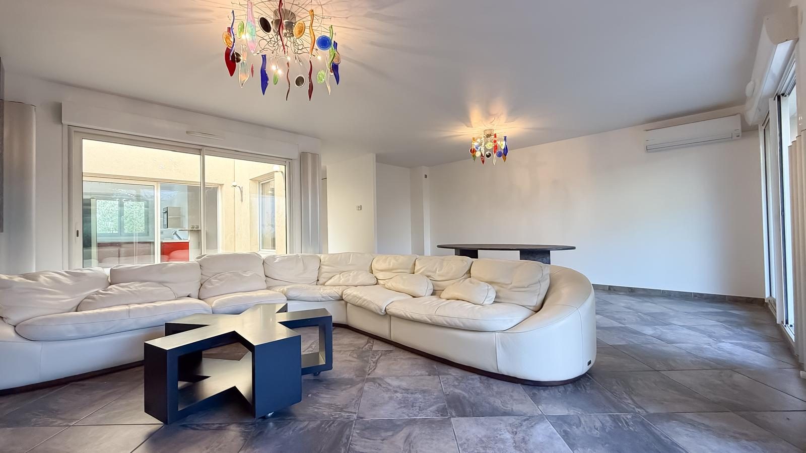 Maison de ville contemporaine  avec jardin et garage Villeurbanne 69100