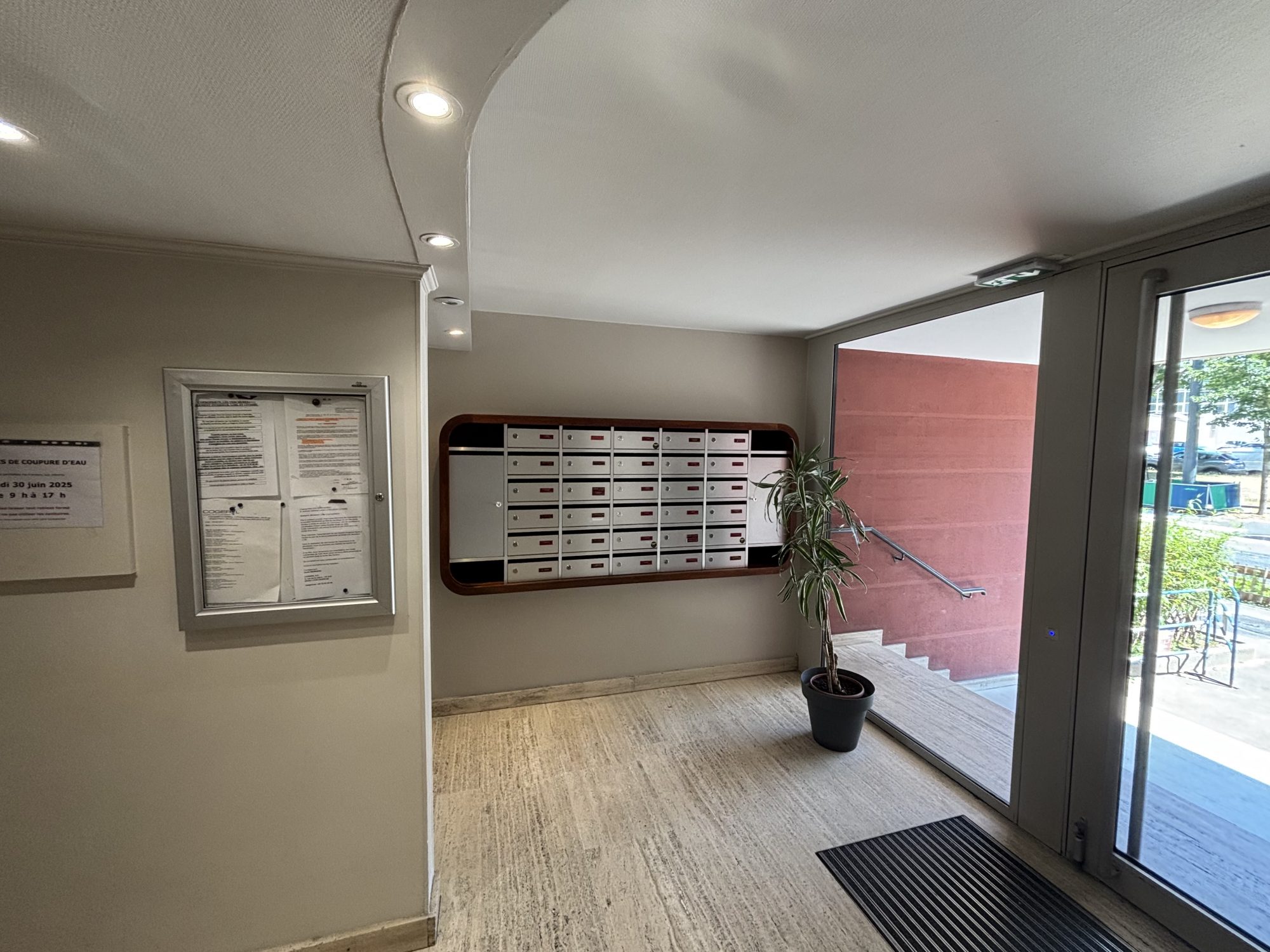 T4 - 113 m2 - fort potentiel - cave et garage Rillieux-la-Pape 69140