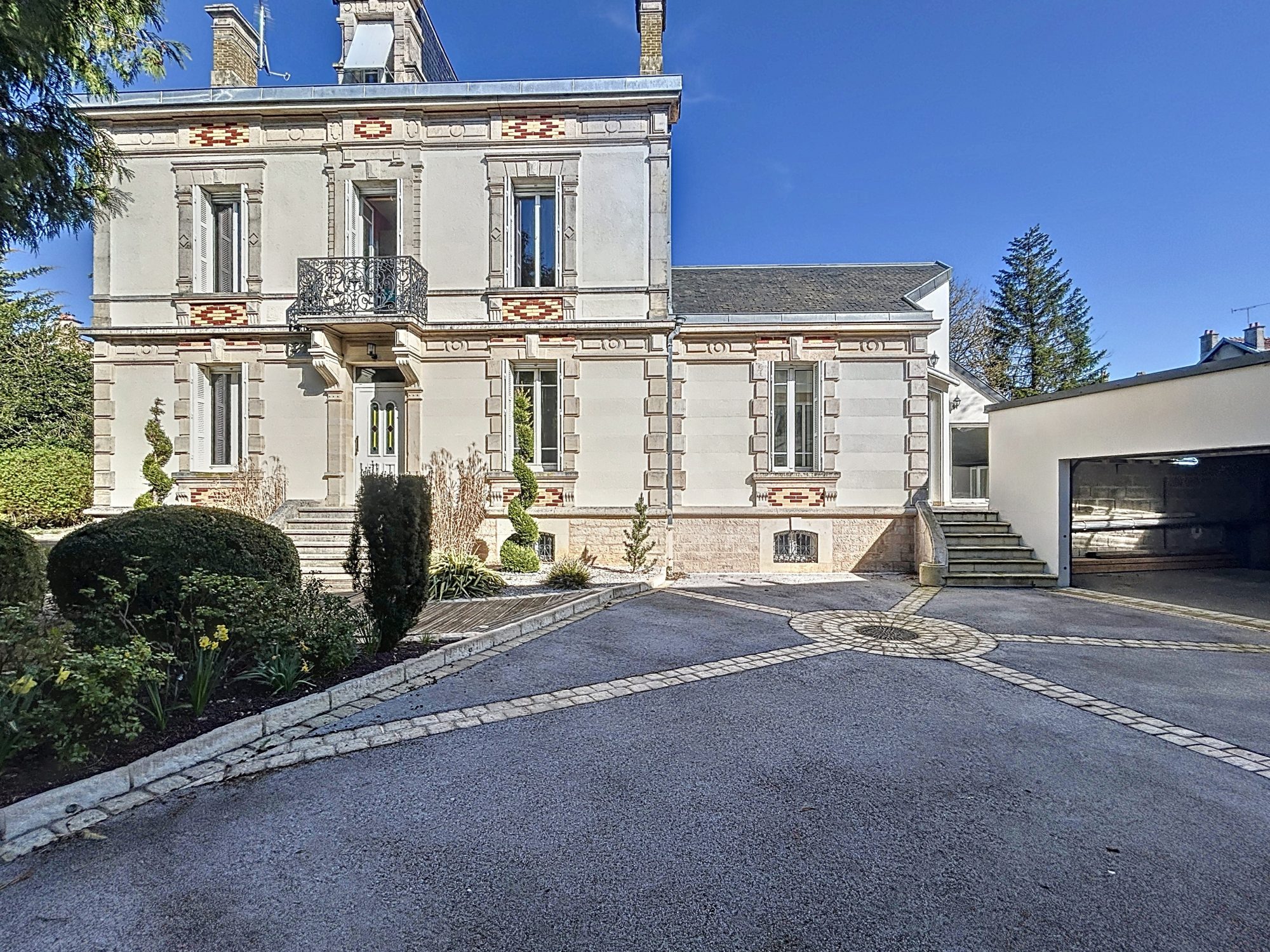 Maison de Maitre