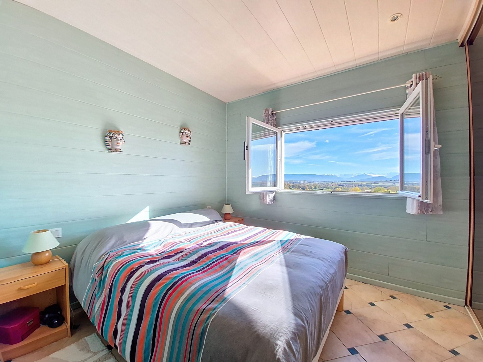 Ensemble immobilier de 2 maisons individuelles Thoiry 01710