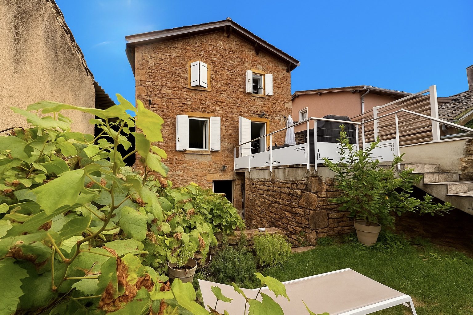 Maison de village en pierre d'environ 130 m²