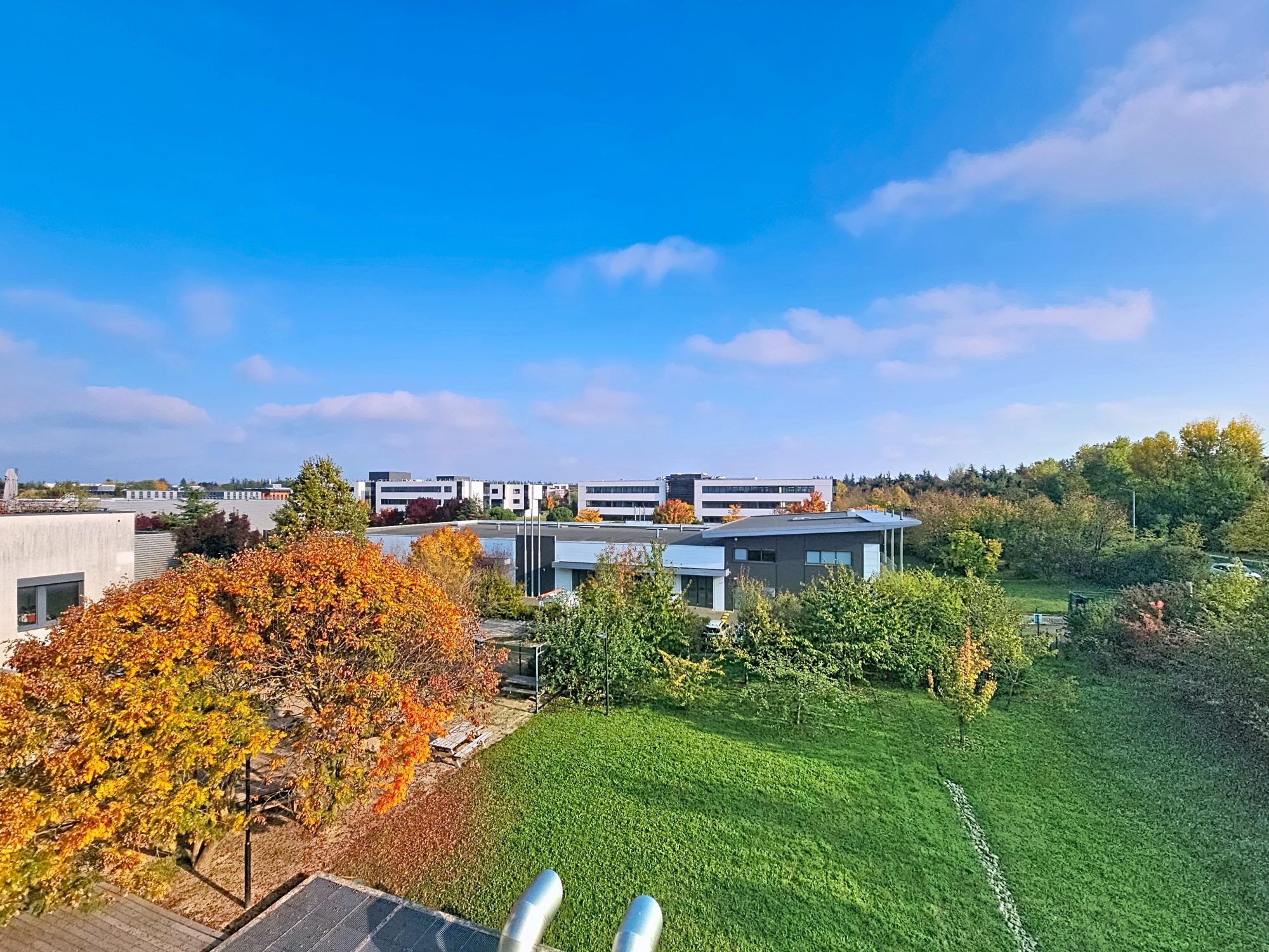 Bureaux de 307 m² + 247 m² de terrasse Saint-Priest 69800