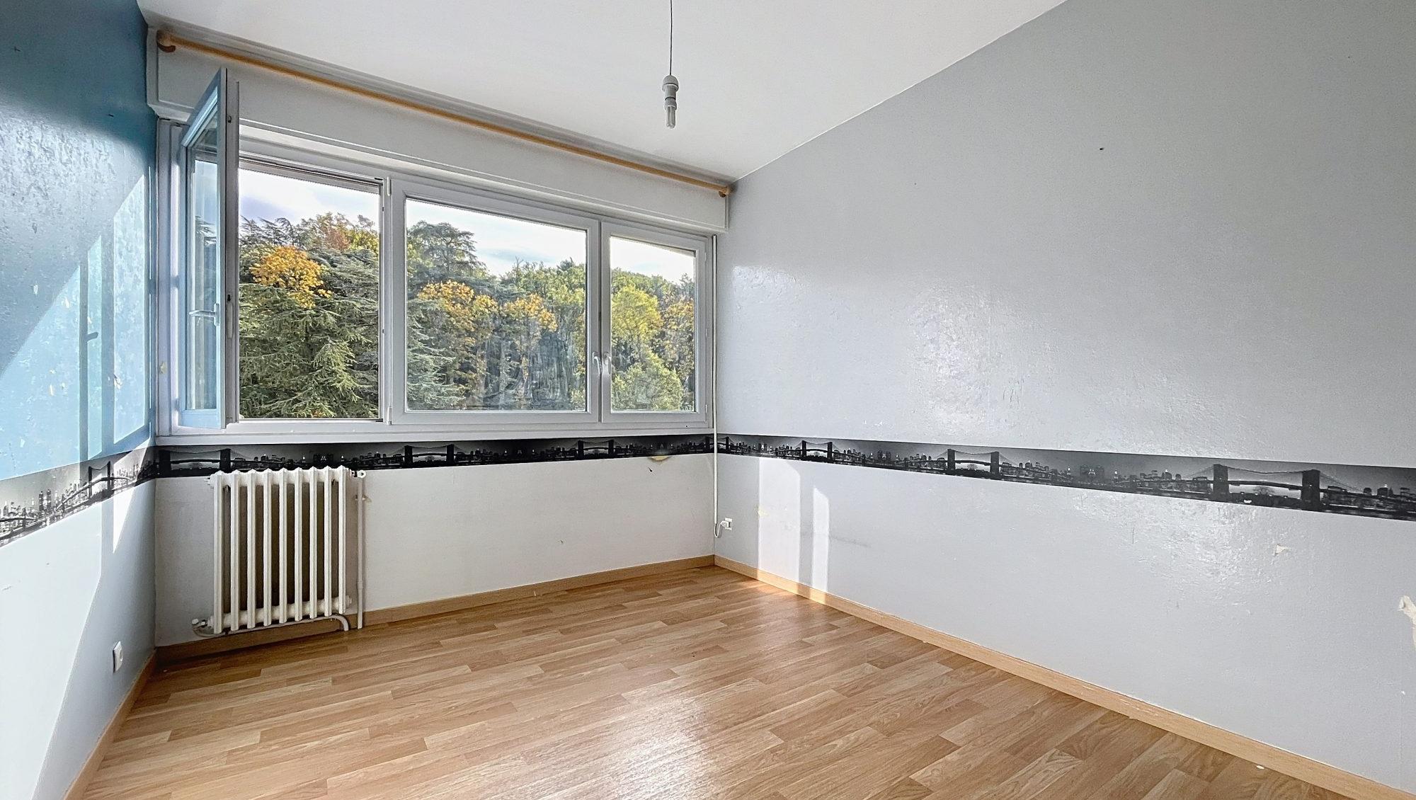 Appartement traversant 92 m² carrez– Étage élevé, vue dégagée, fort potentiel Sainte-Foy-lès-Lyon 69110