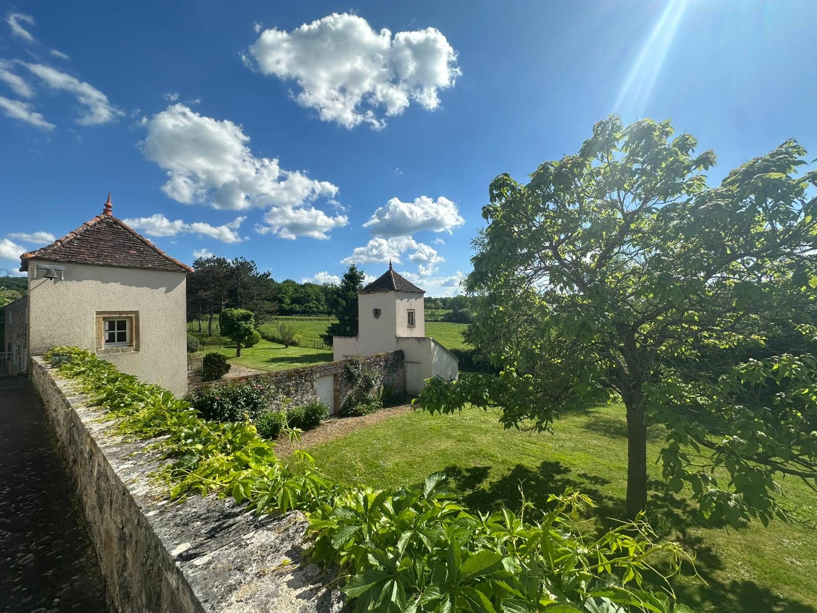 VASTE DOMAINE PROCHE DE MERCUREY Mercurey 71640