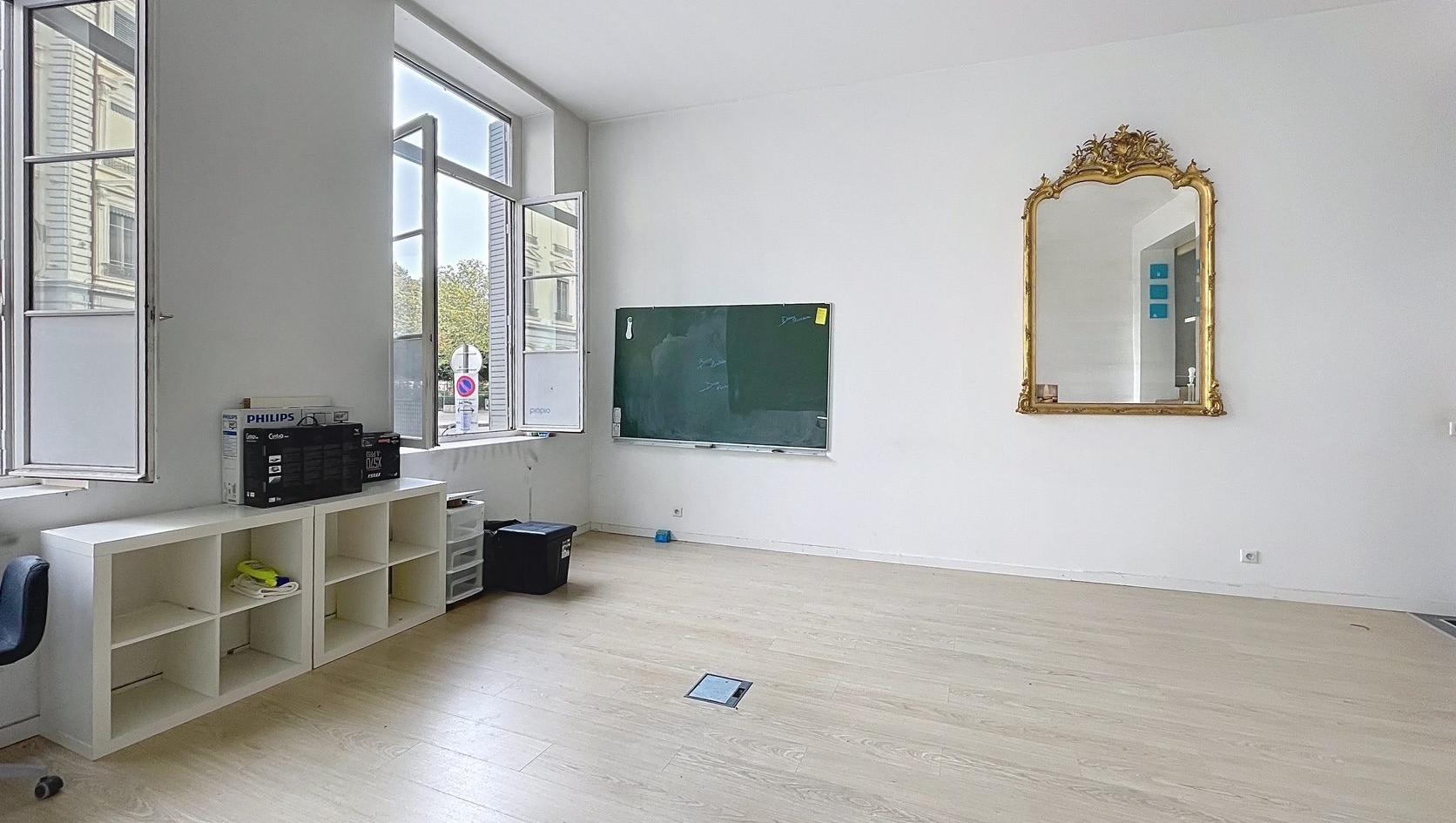 Plateau à aménager place Bellecour Lyon 69002