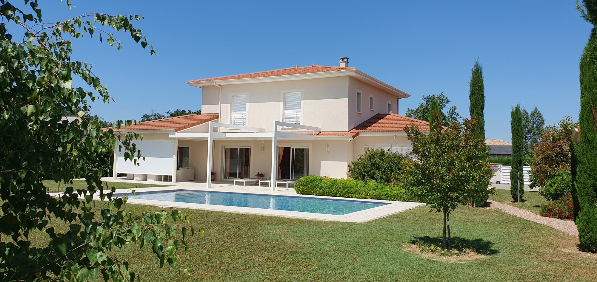 Villa d'architecte 239m2 - 7 pièces - 4 ch - Terrain 2015m2 - Piscine
