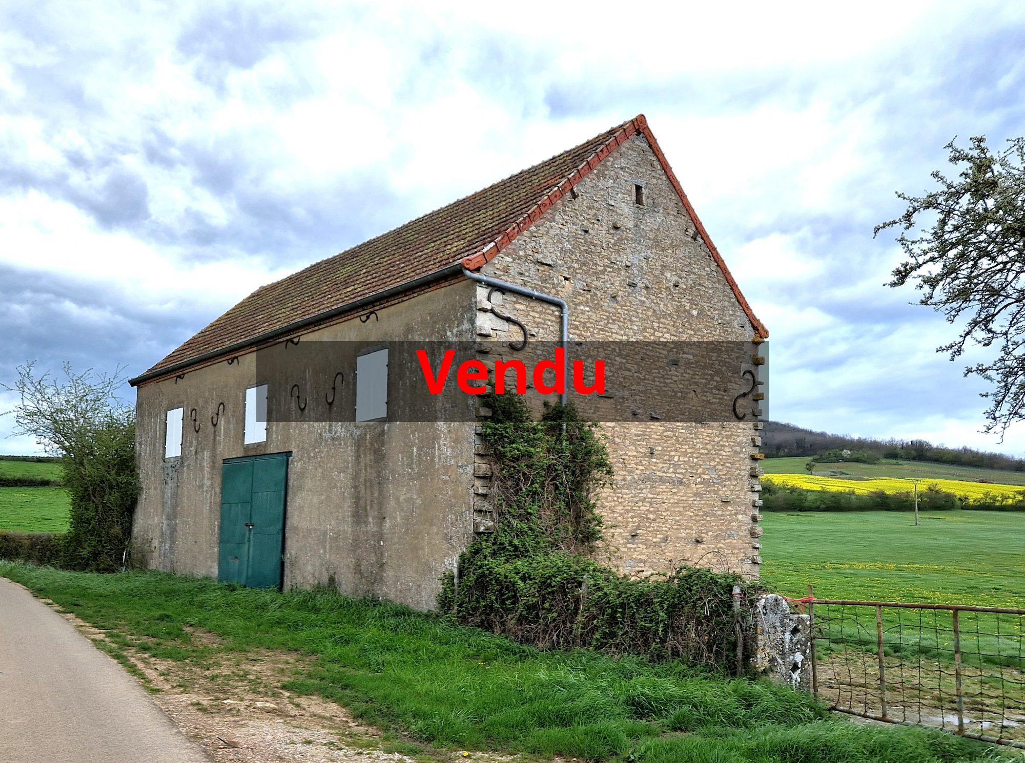 Belle grange en pierres sans vis-à-vis